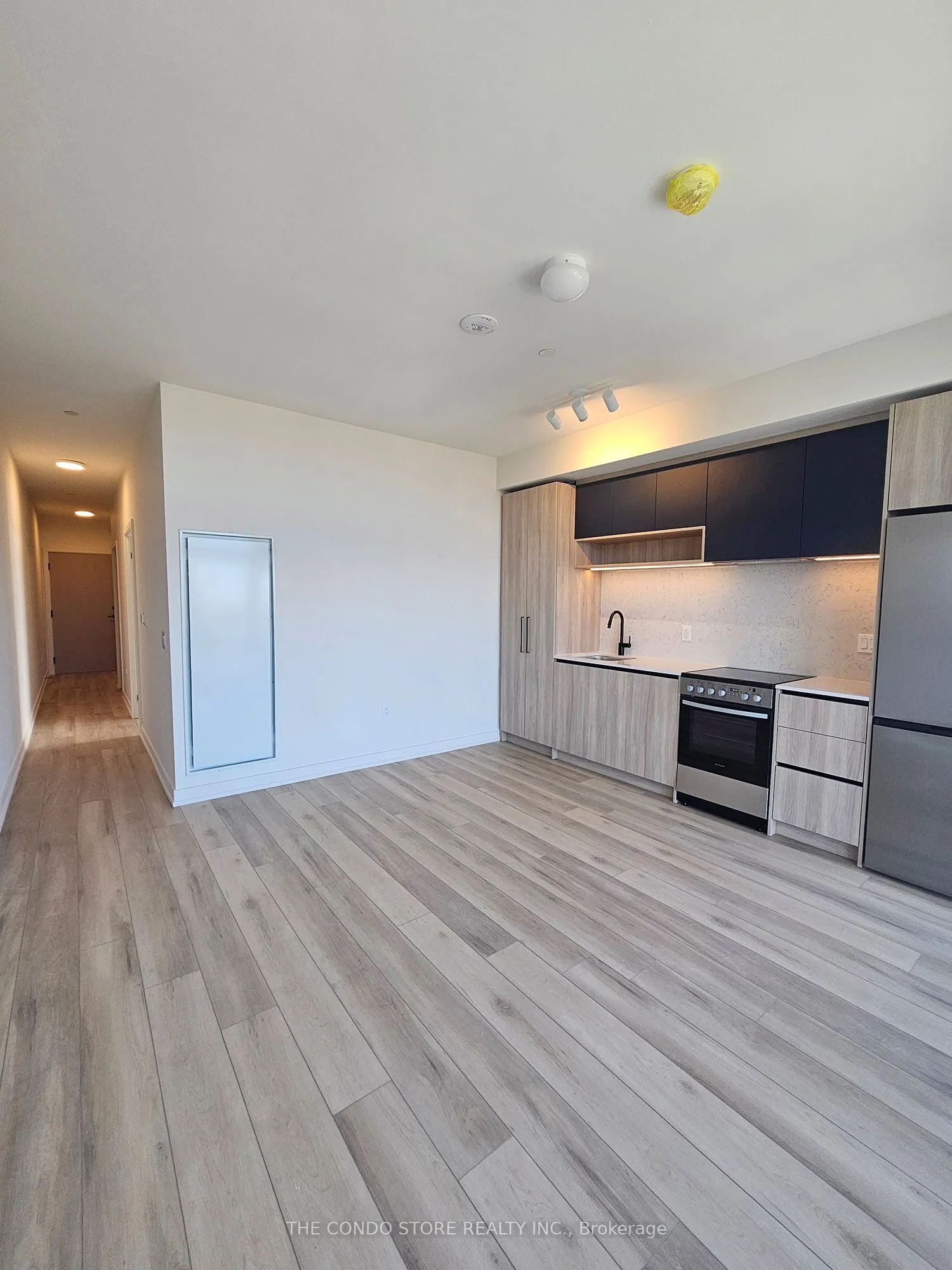 181 Sterling Road, #UPH05