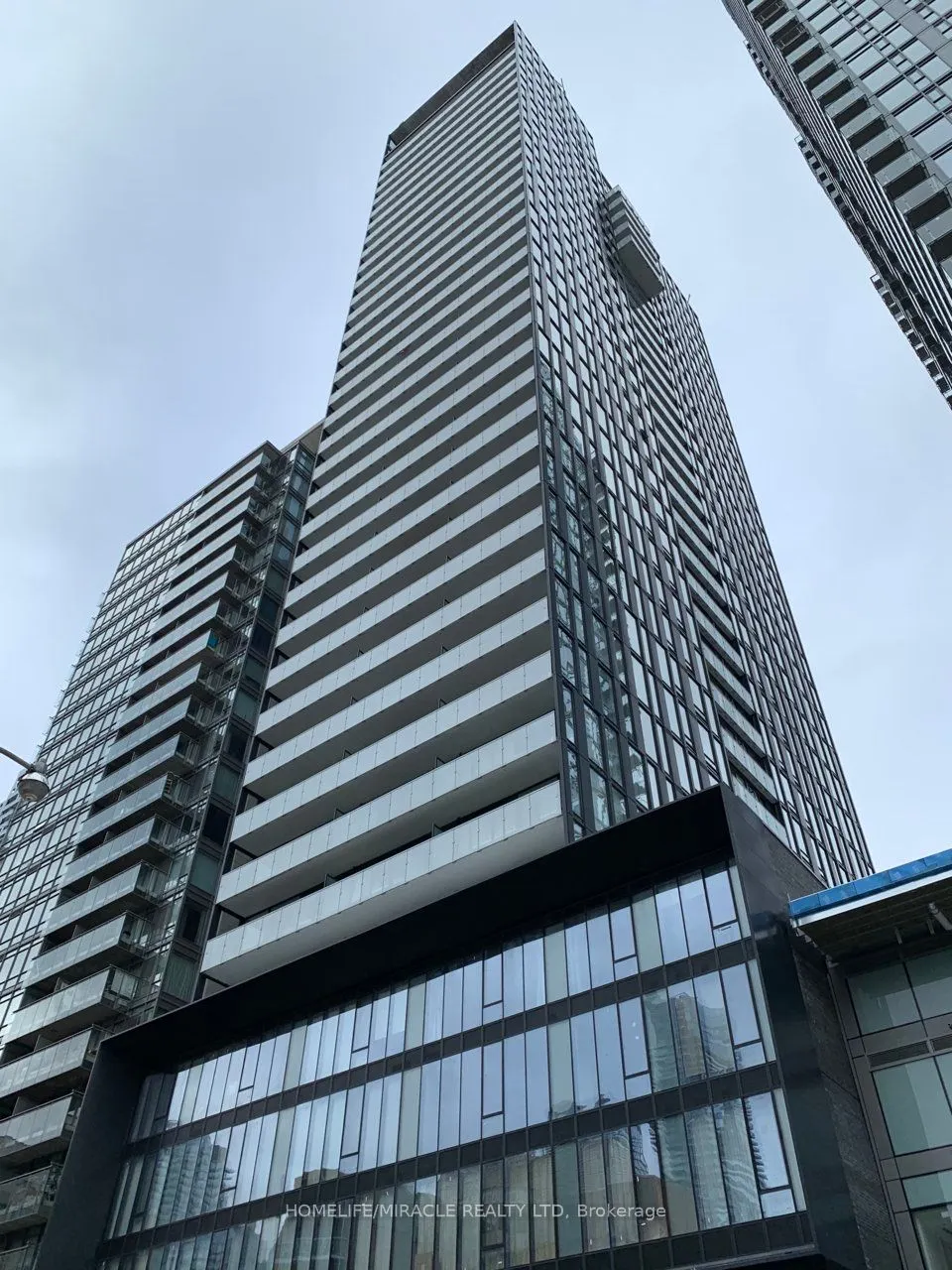 28 Wellesley Street E, #2701