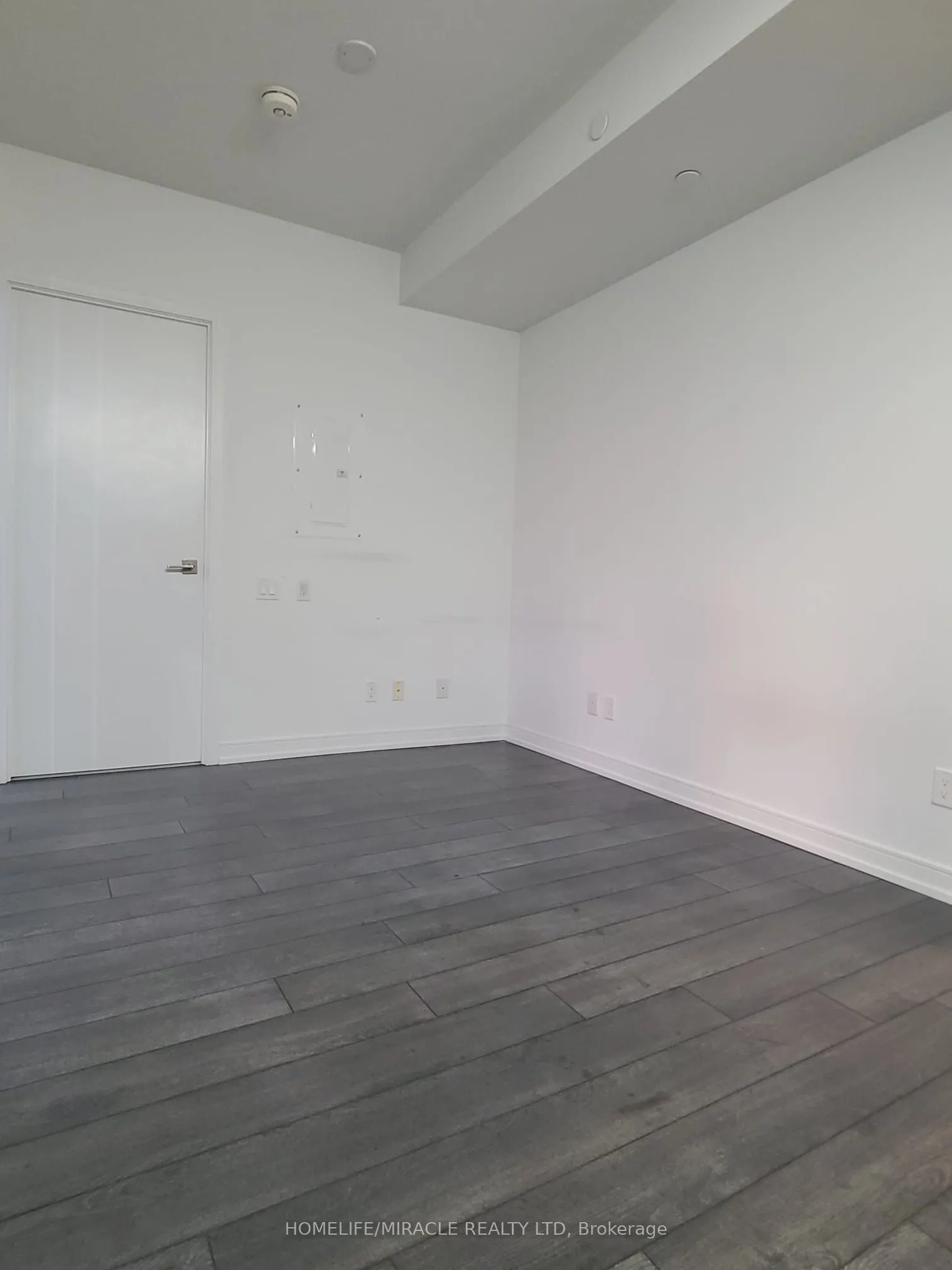 28 Wellesley Street E, #2701