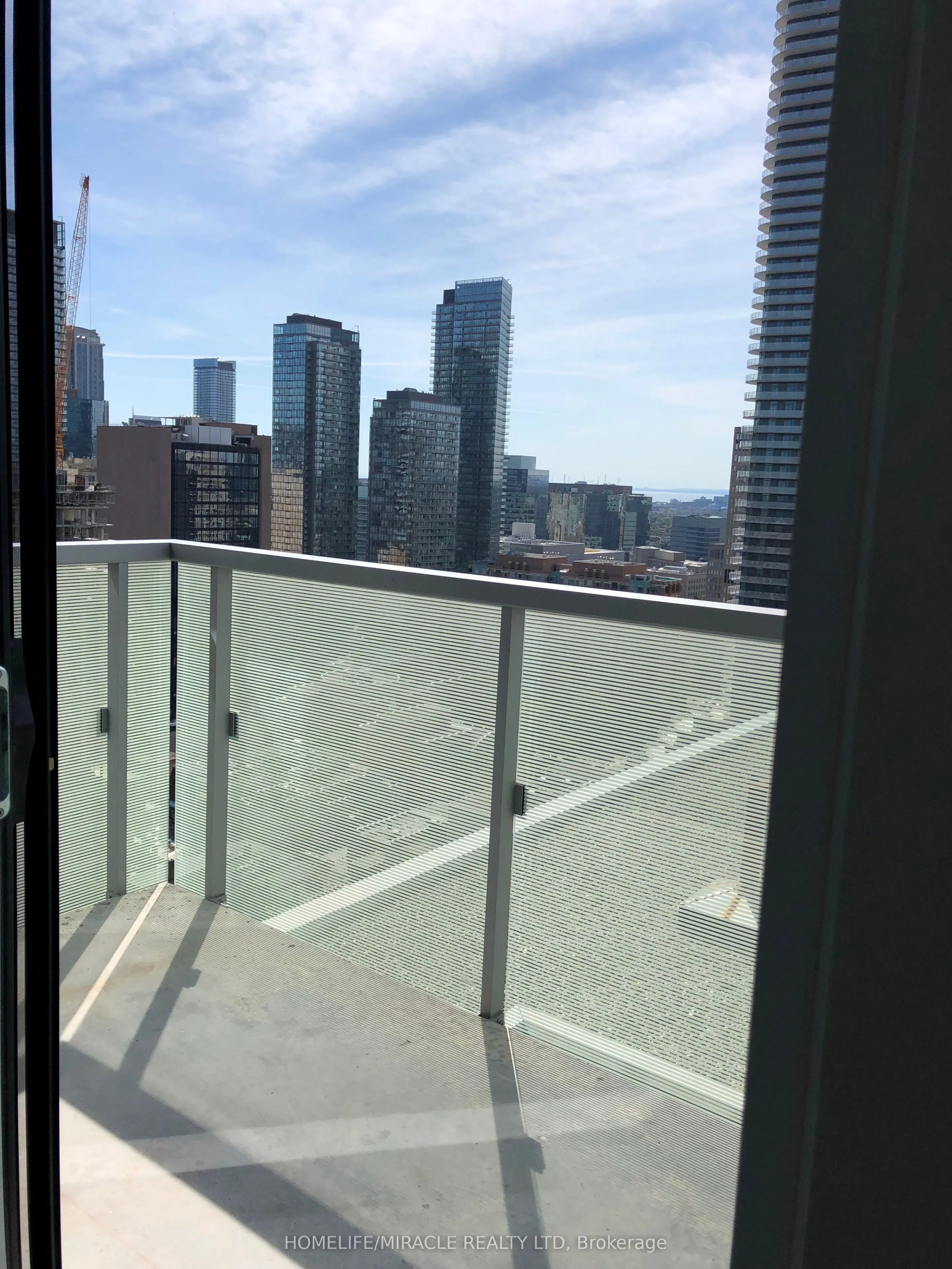 28 Wellesley Street E, #2701