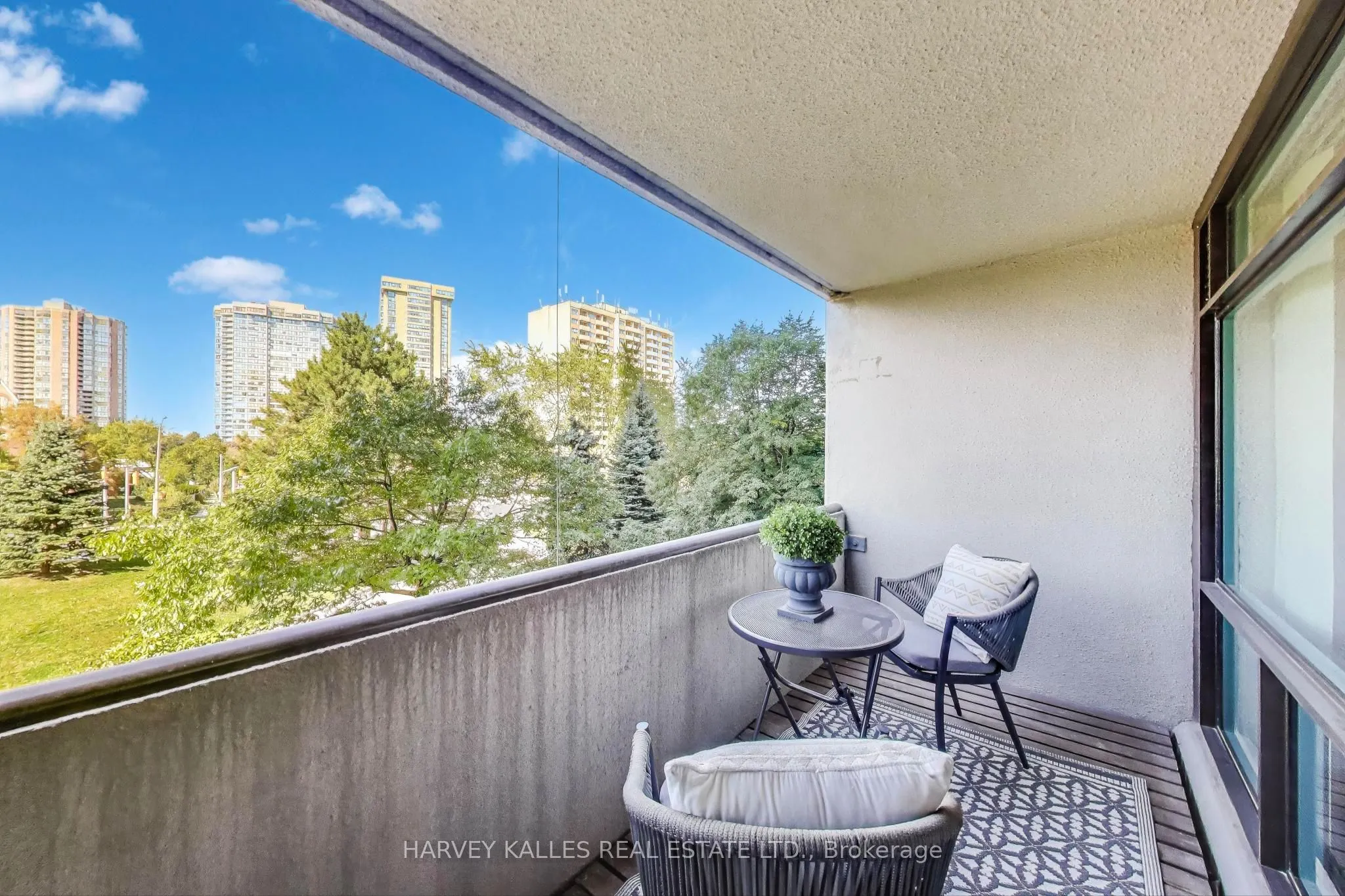 1555 Finch Avenue E, #309