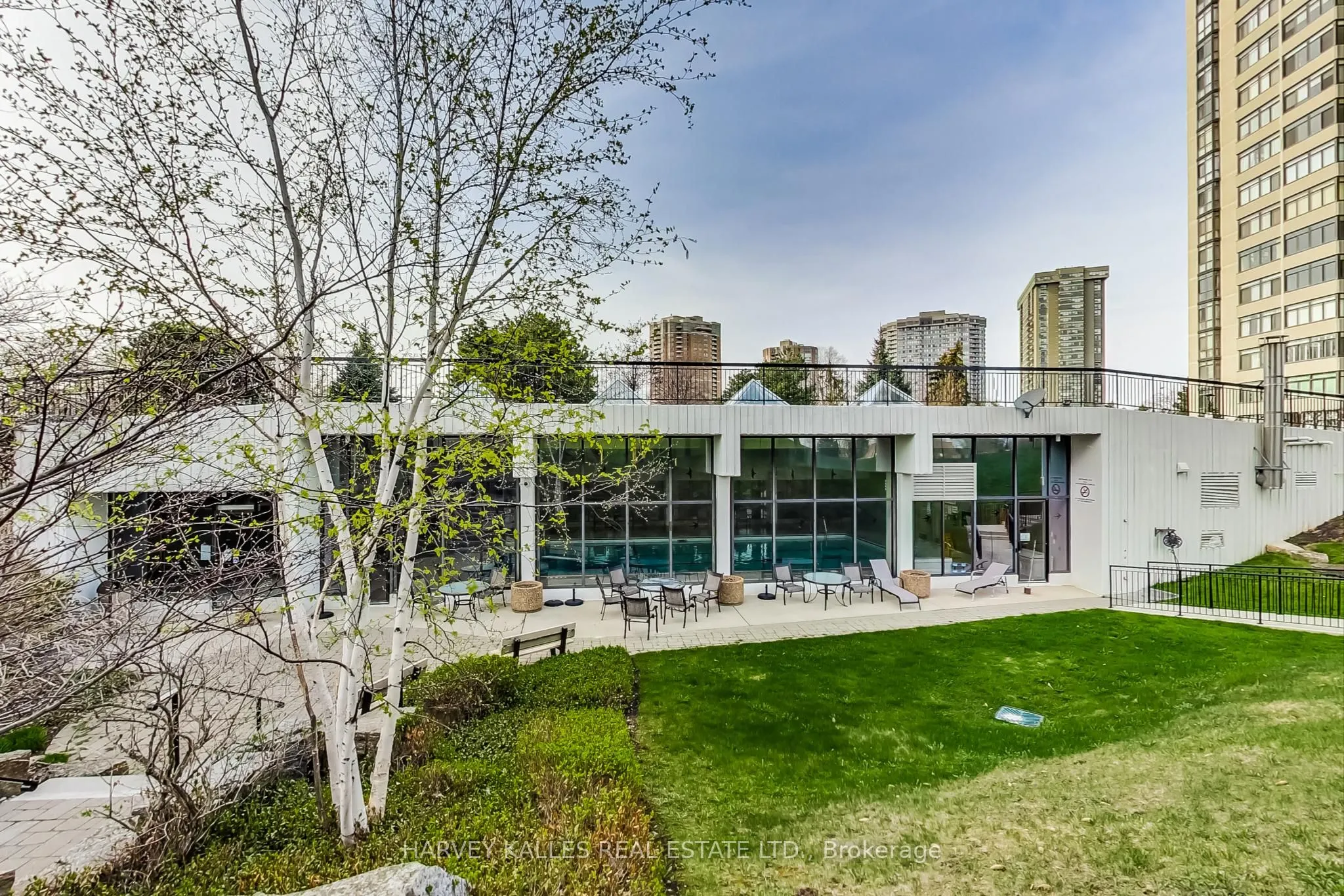 1555 Finch Avenue E, #309