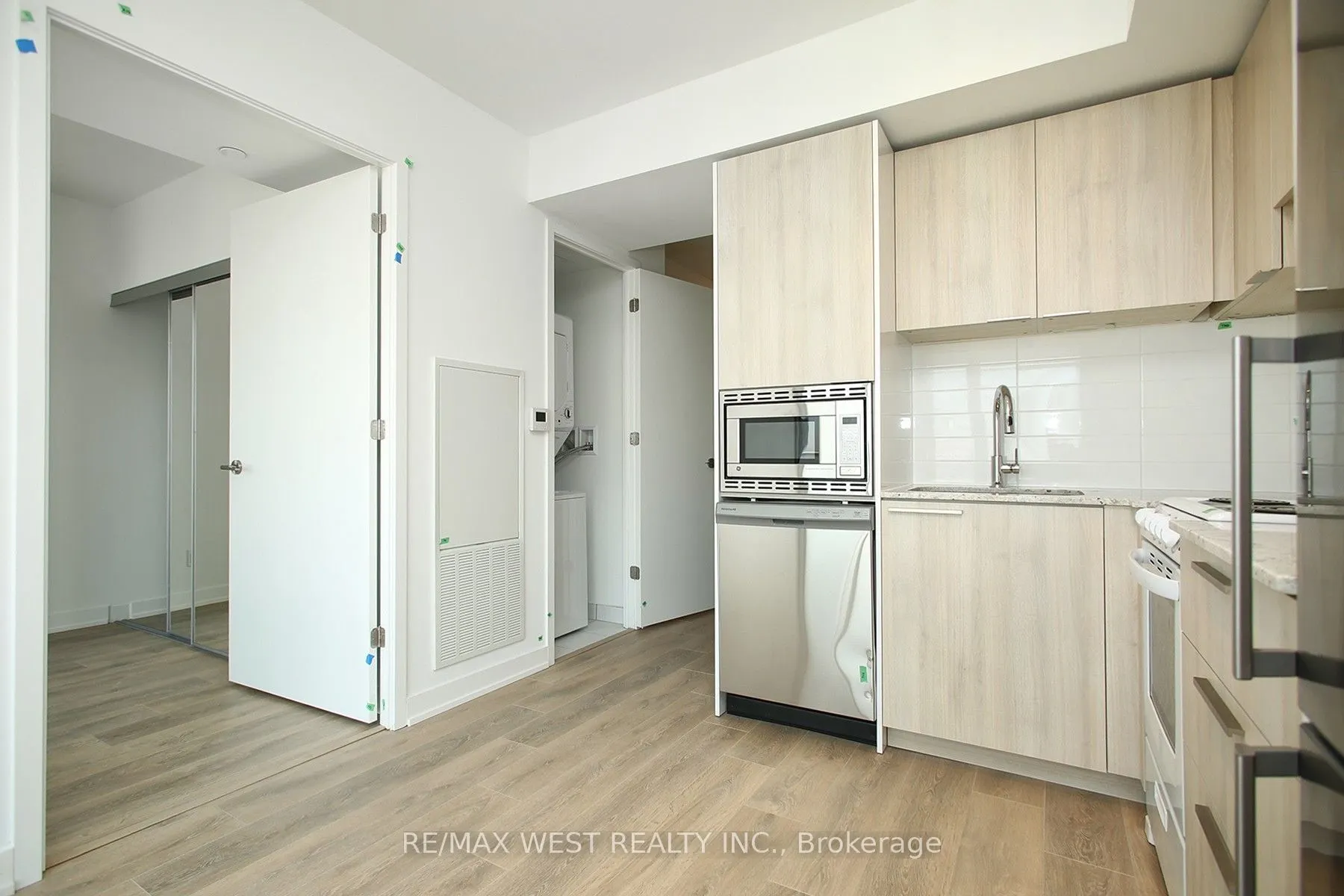 501 Yonge Street, #3801