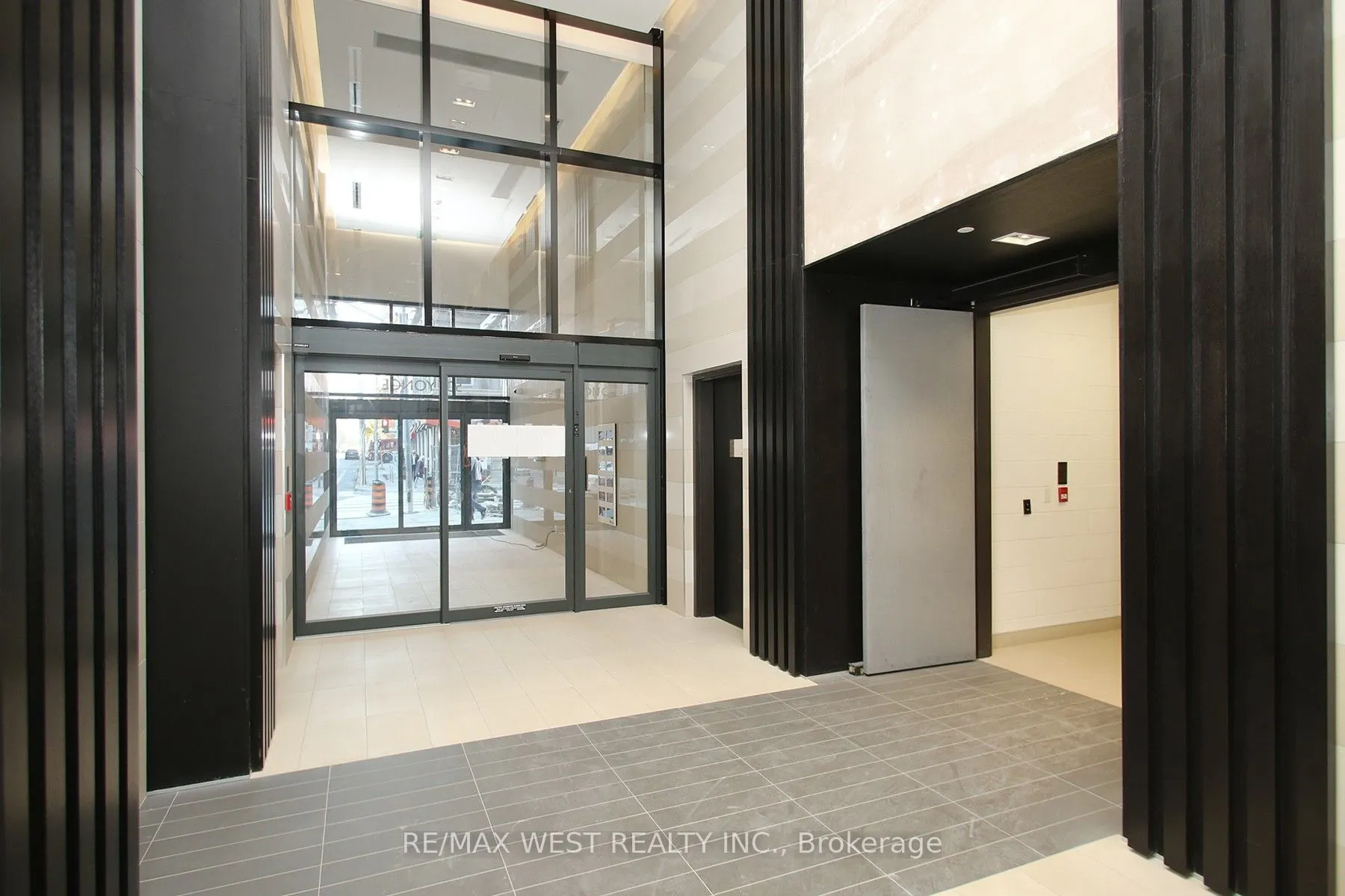 501 Yonge Street, #3801