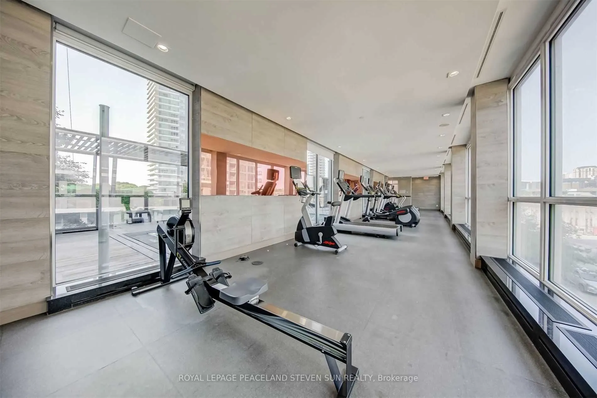 121 Mcmahon Drive, #3306