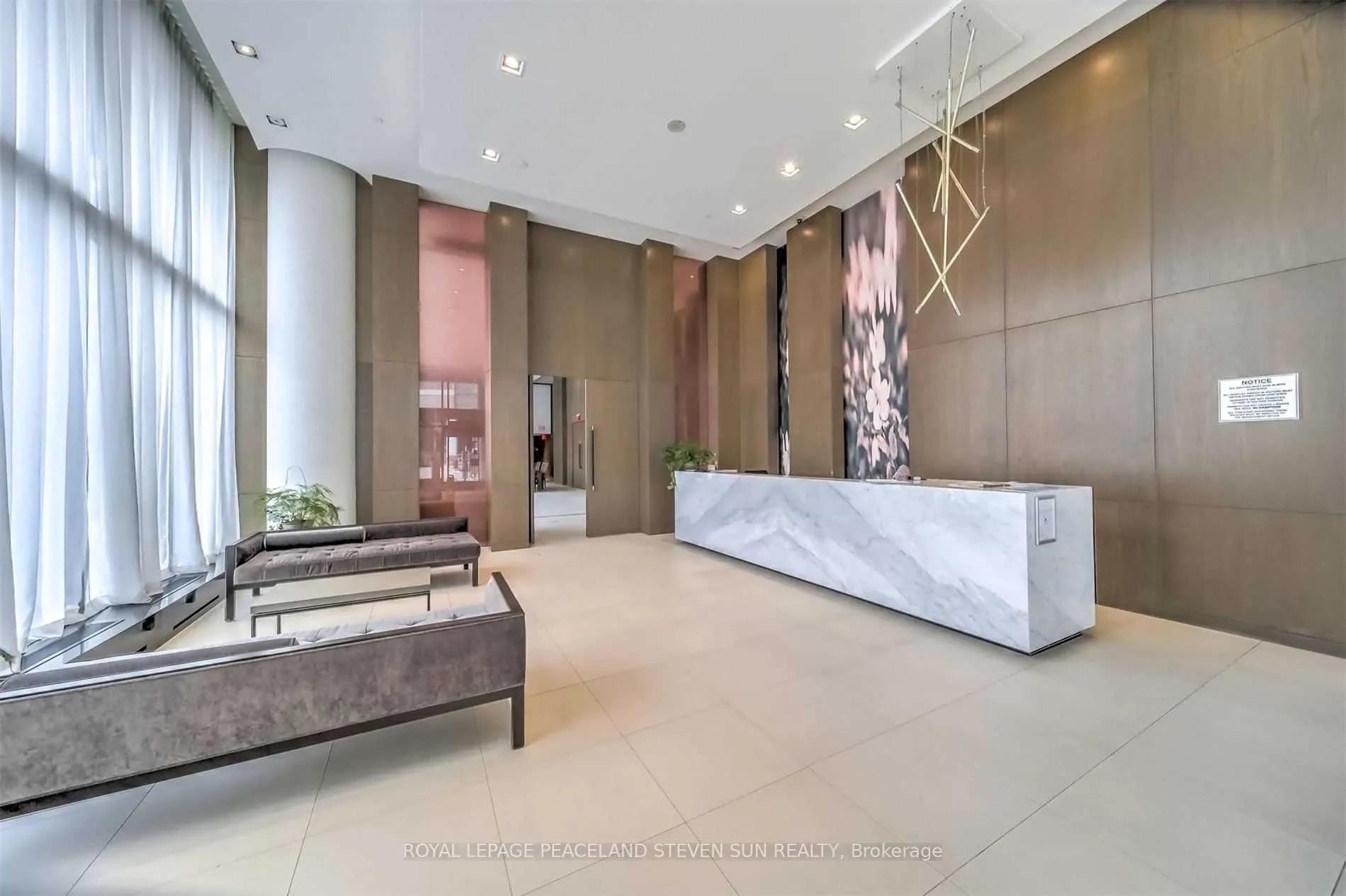 121 Mcmahon Drive, #3306