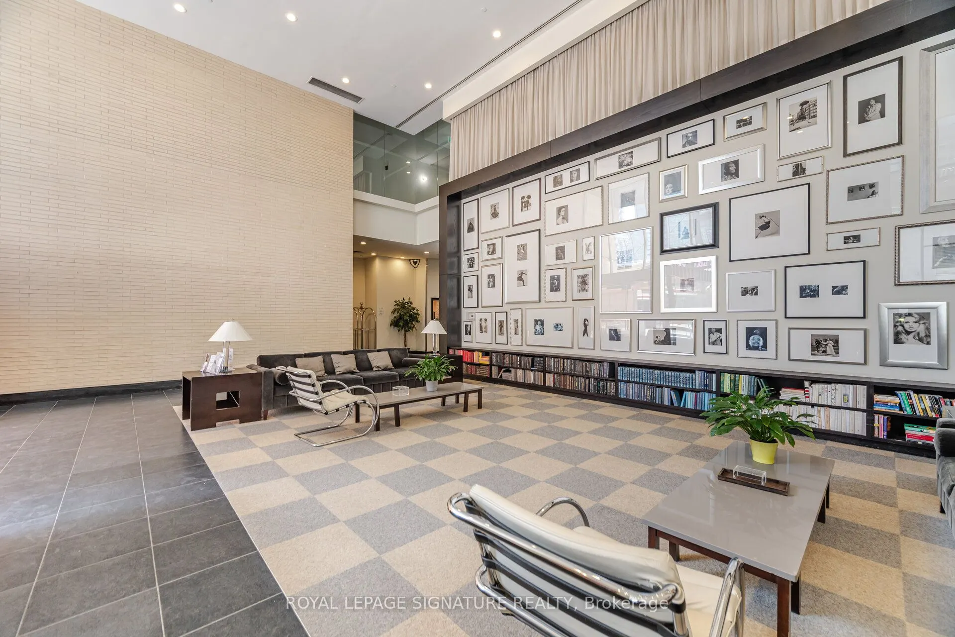 438 King Street W, #1405