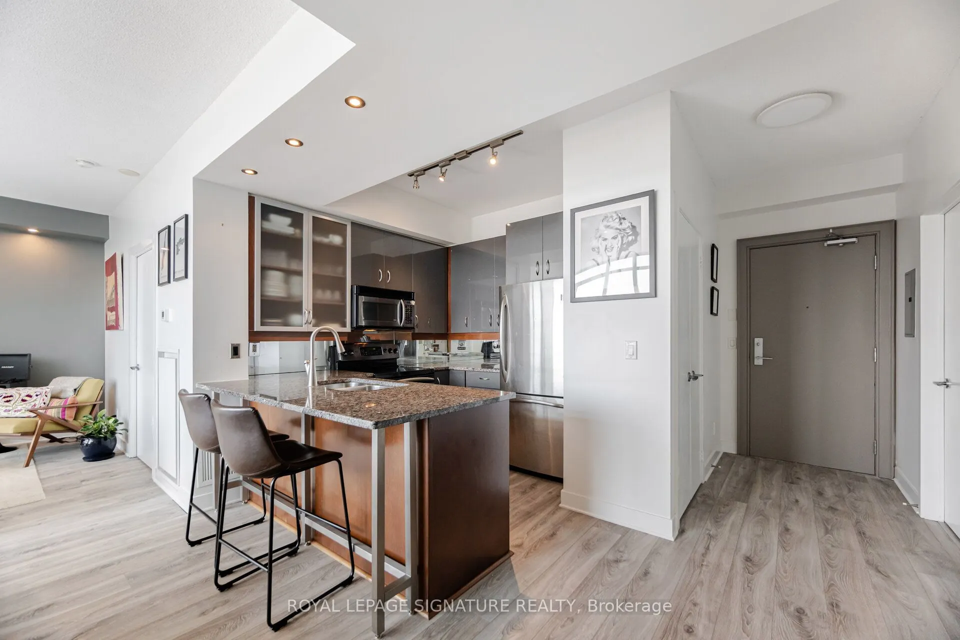 438 King Street W, #1405