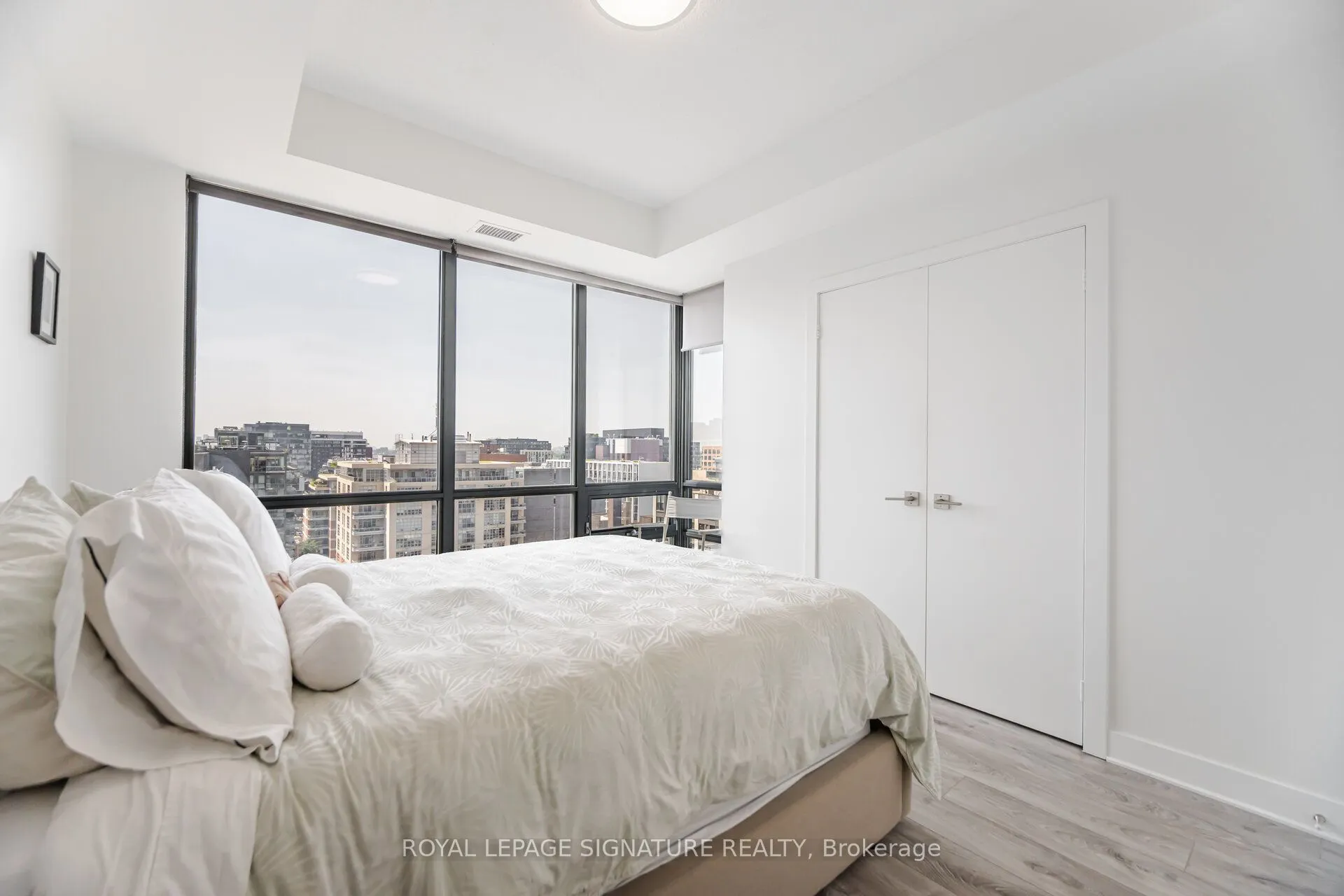 438 King Street W, #1405