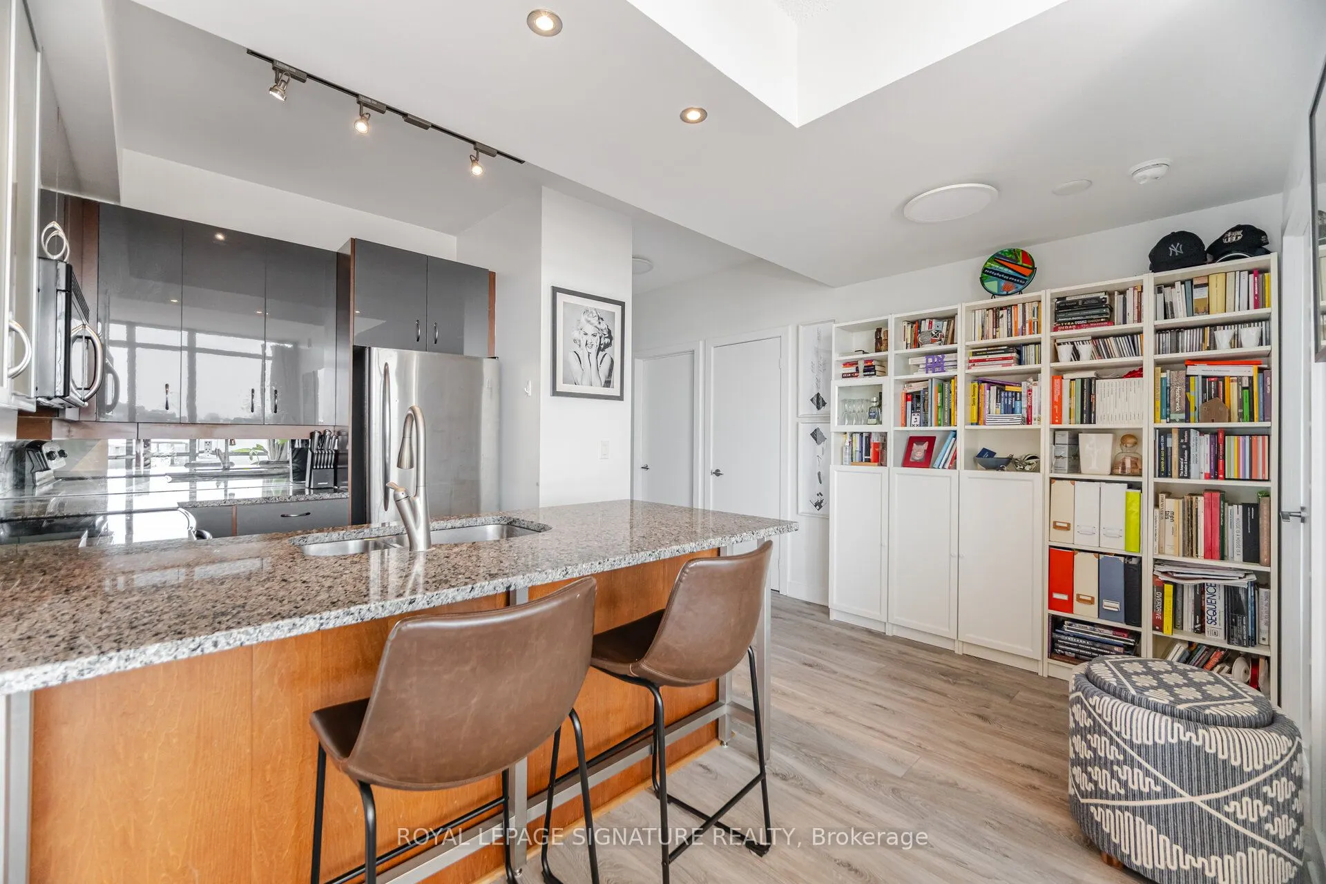 438 King Street W, #1405