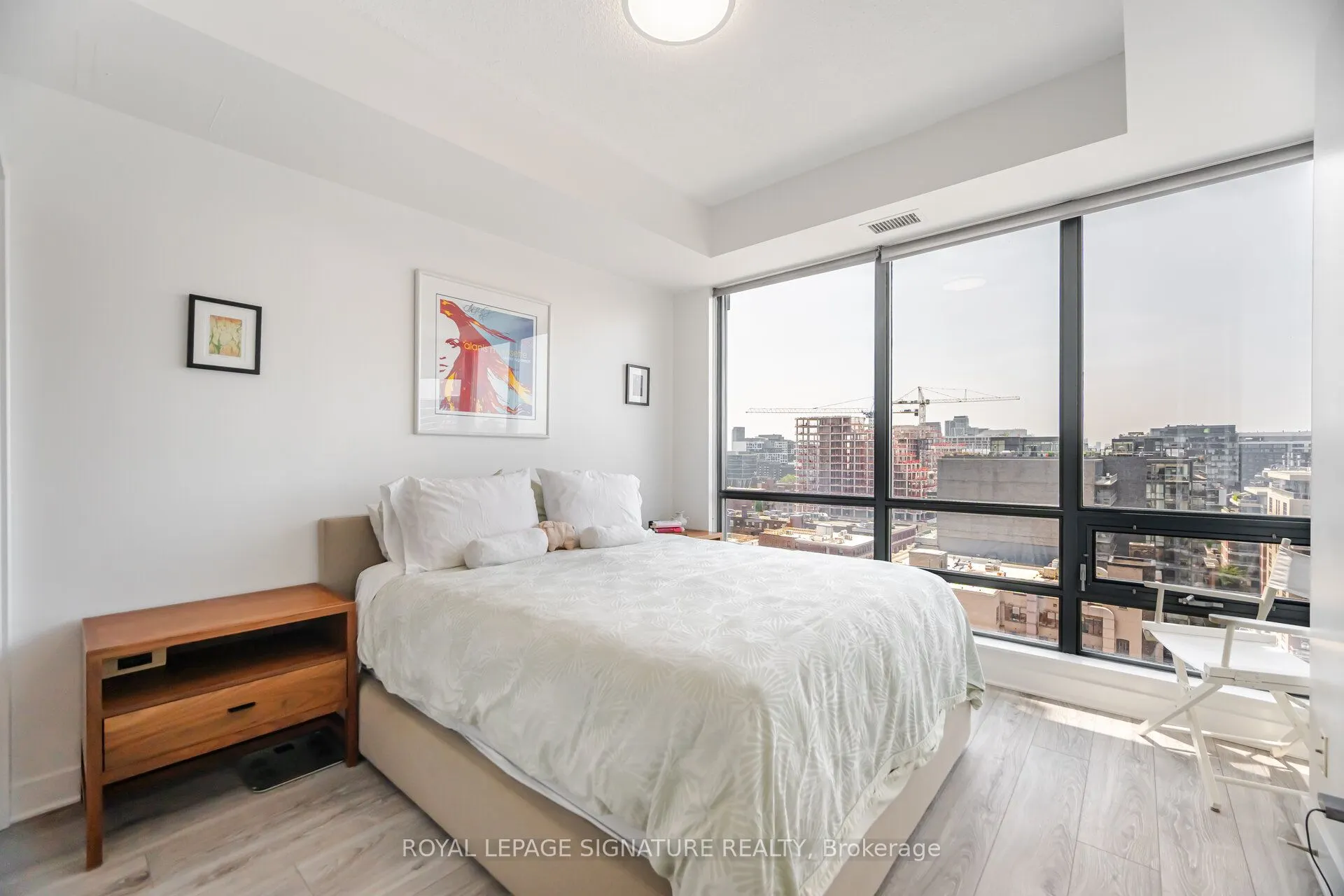 438 King Street W, #1405
