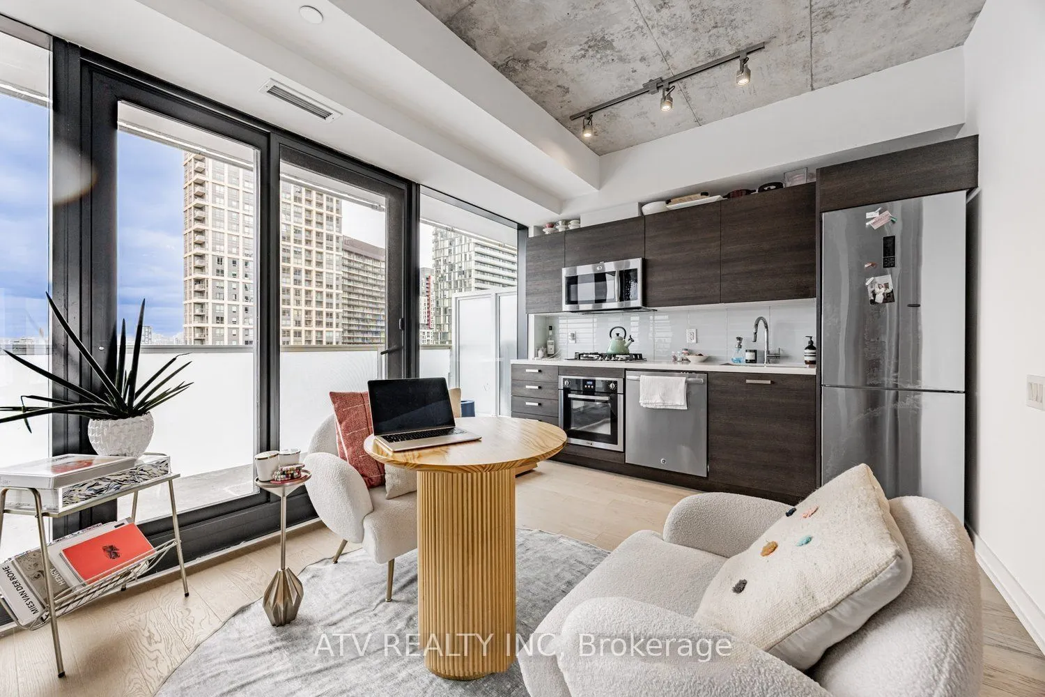 11 Charlotte Street, #1504