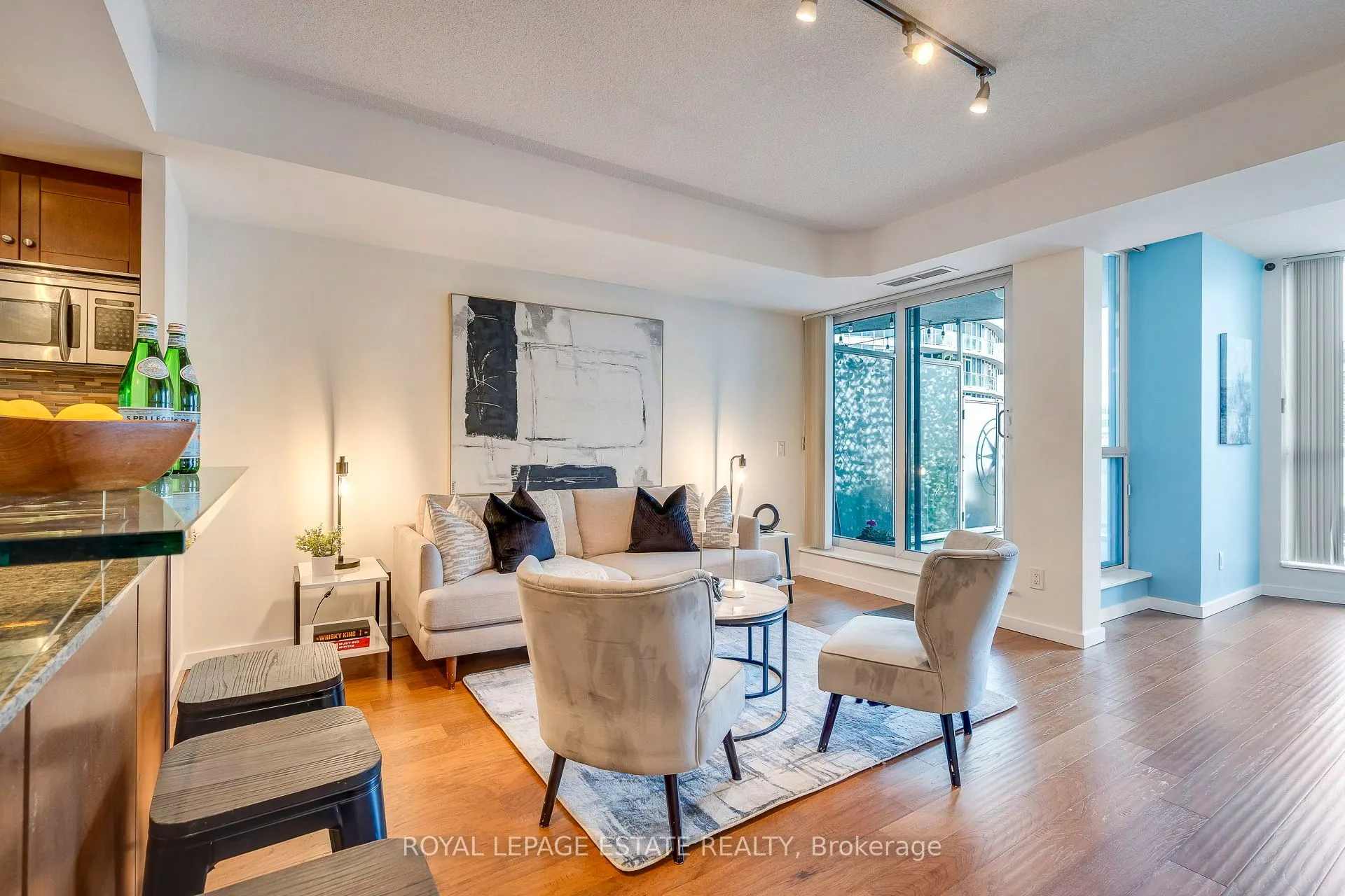 218 Queens Quay W, #402
