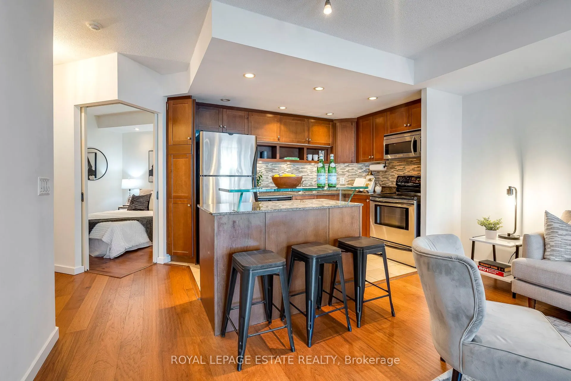 218 Queens Quay W, #402
