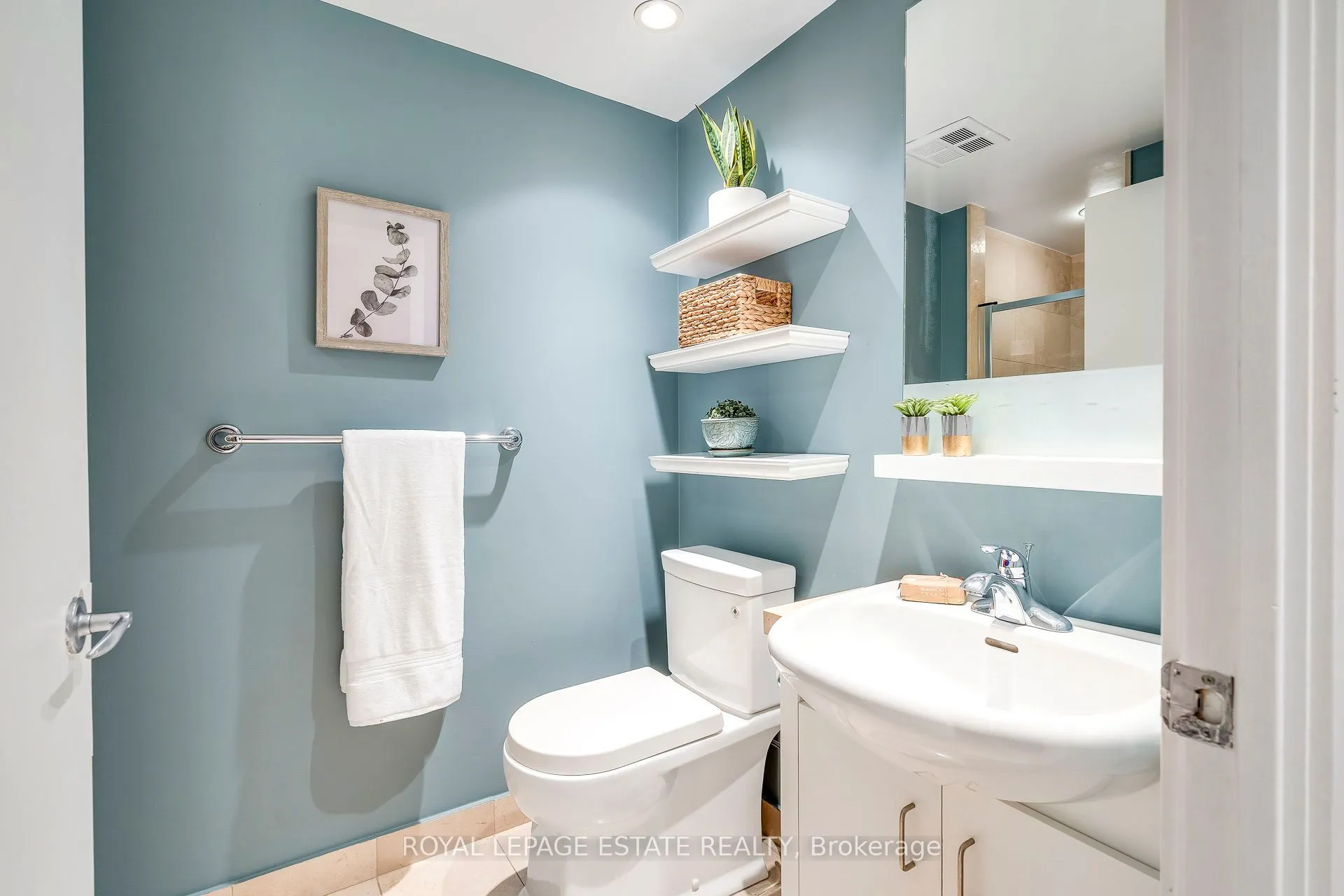 218 Queens Quay W, #402