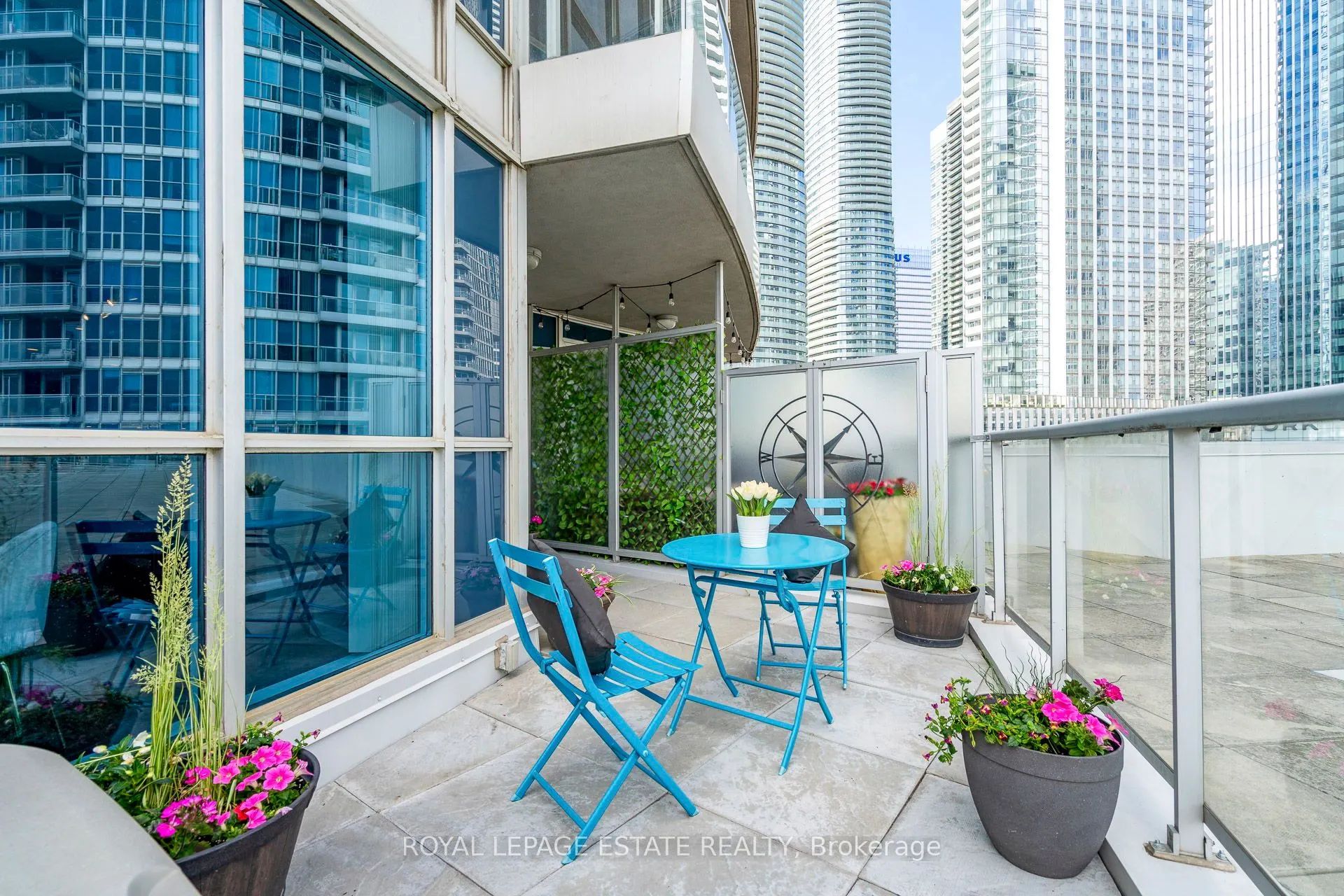 218 Queens Quay W, #402