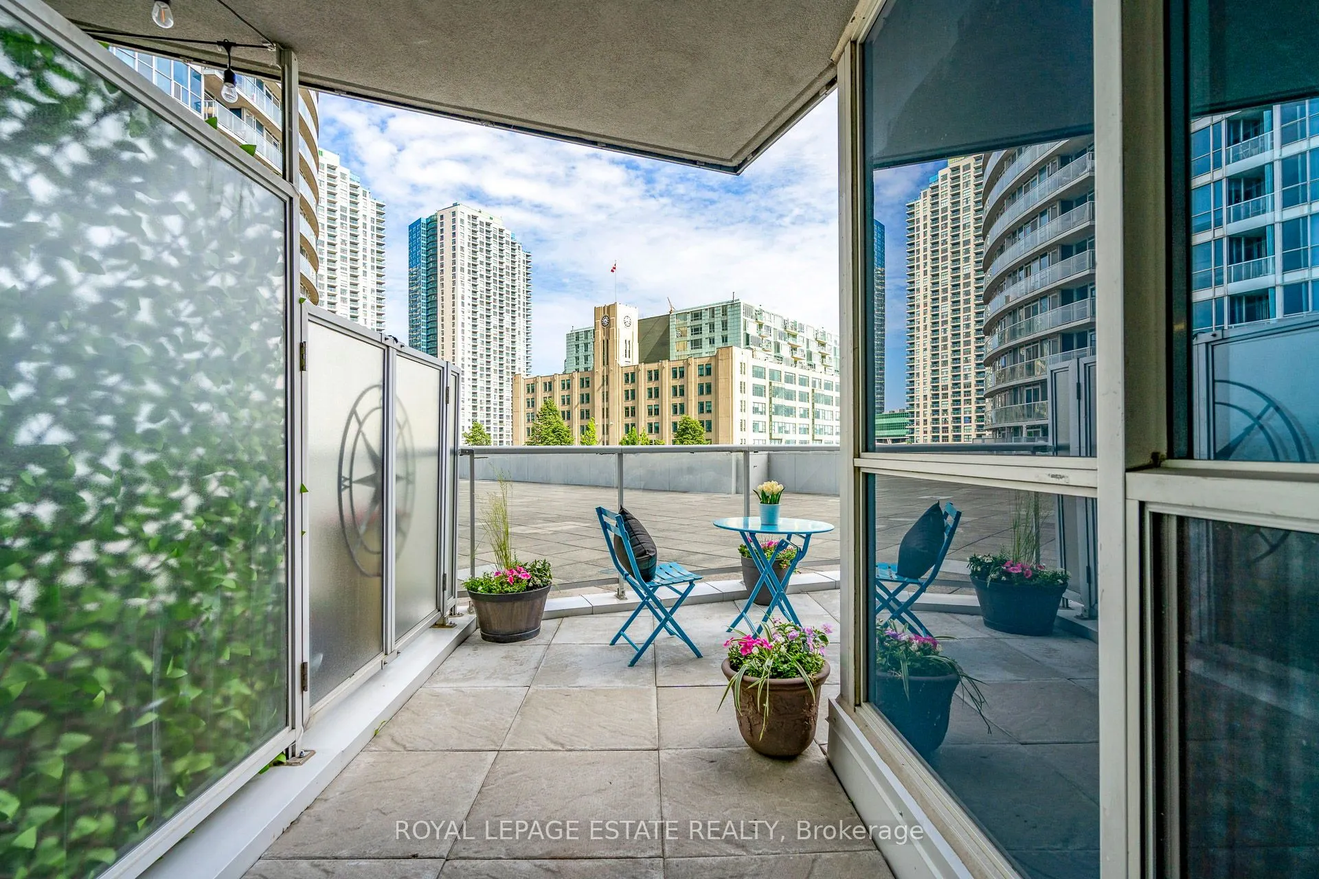 218 Queens Quay W, #402