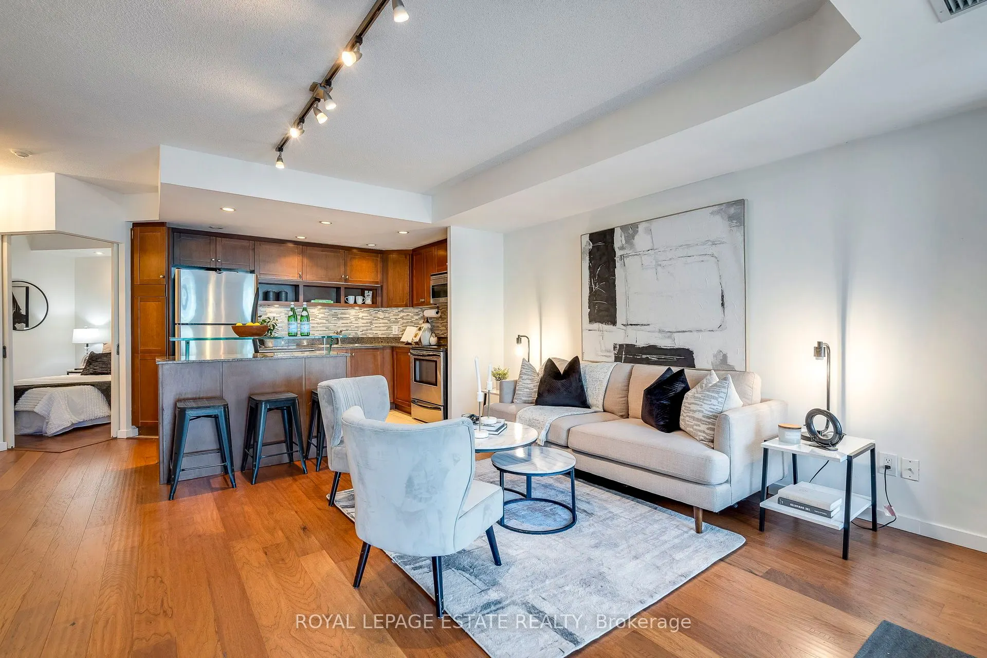 218 Queens Quay W, #402