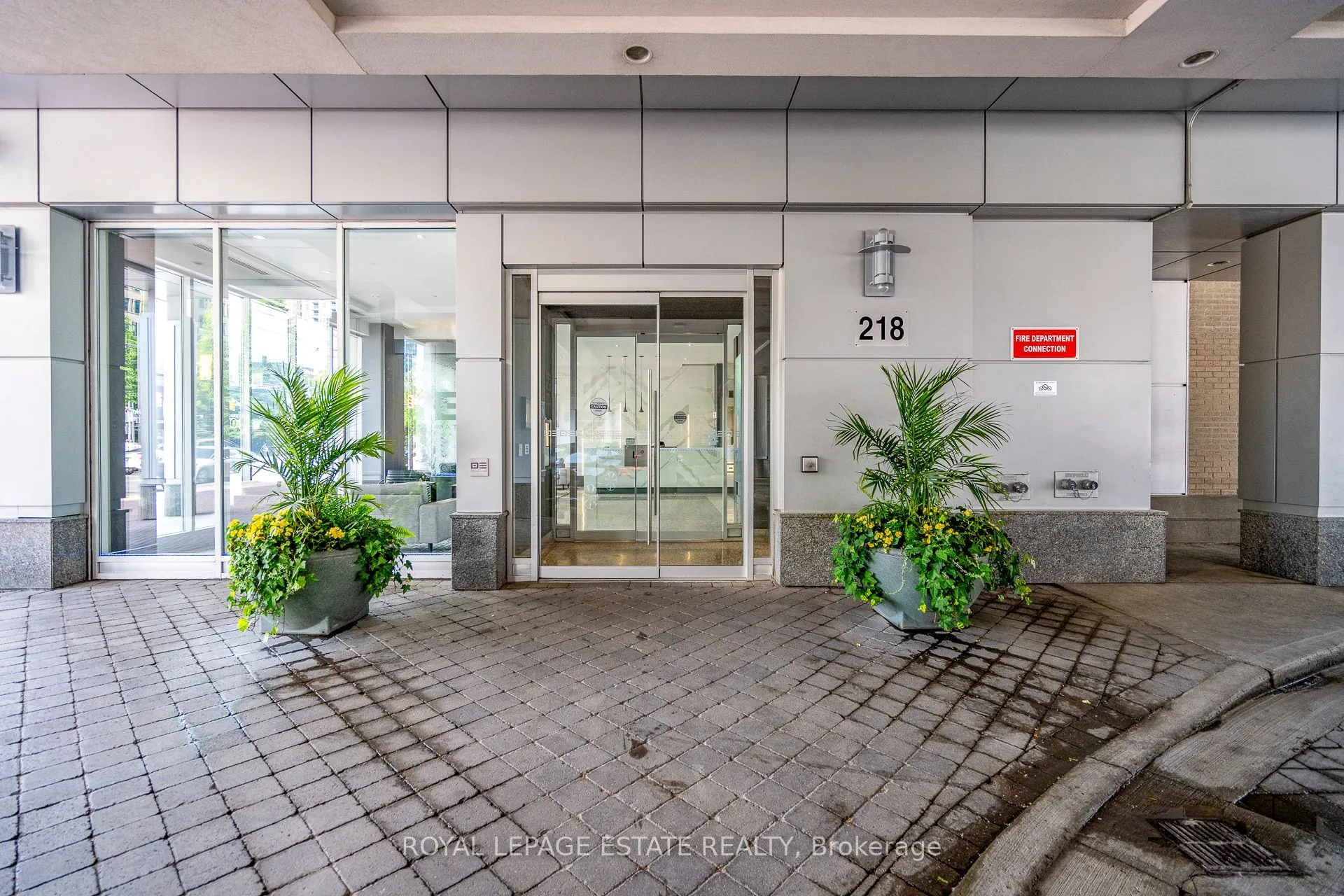 218 Queens Quay W, #402