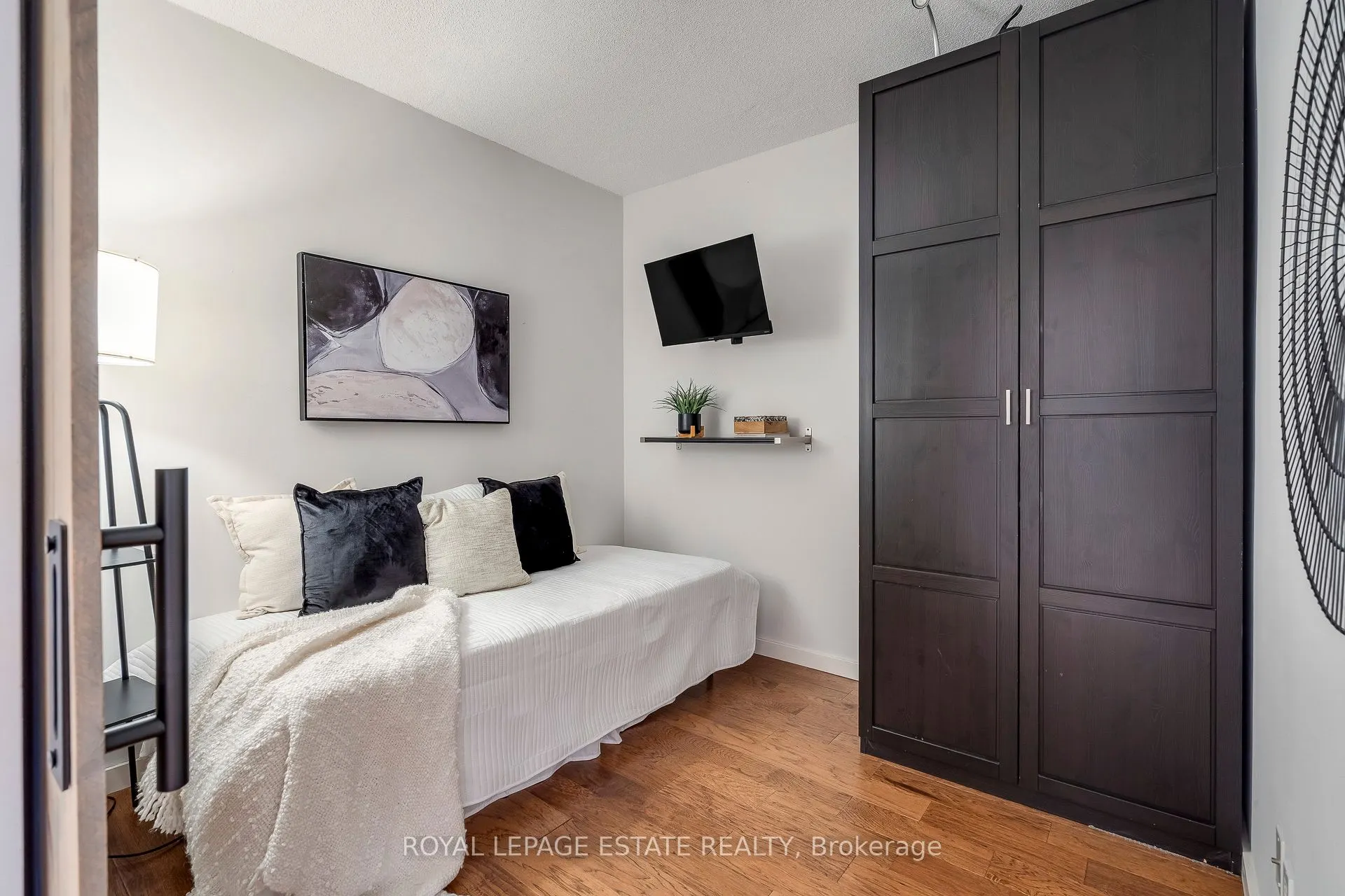 218 Queens Quay W, #402