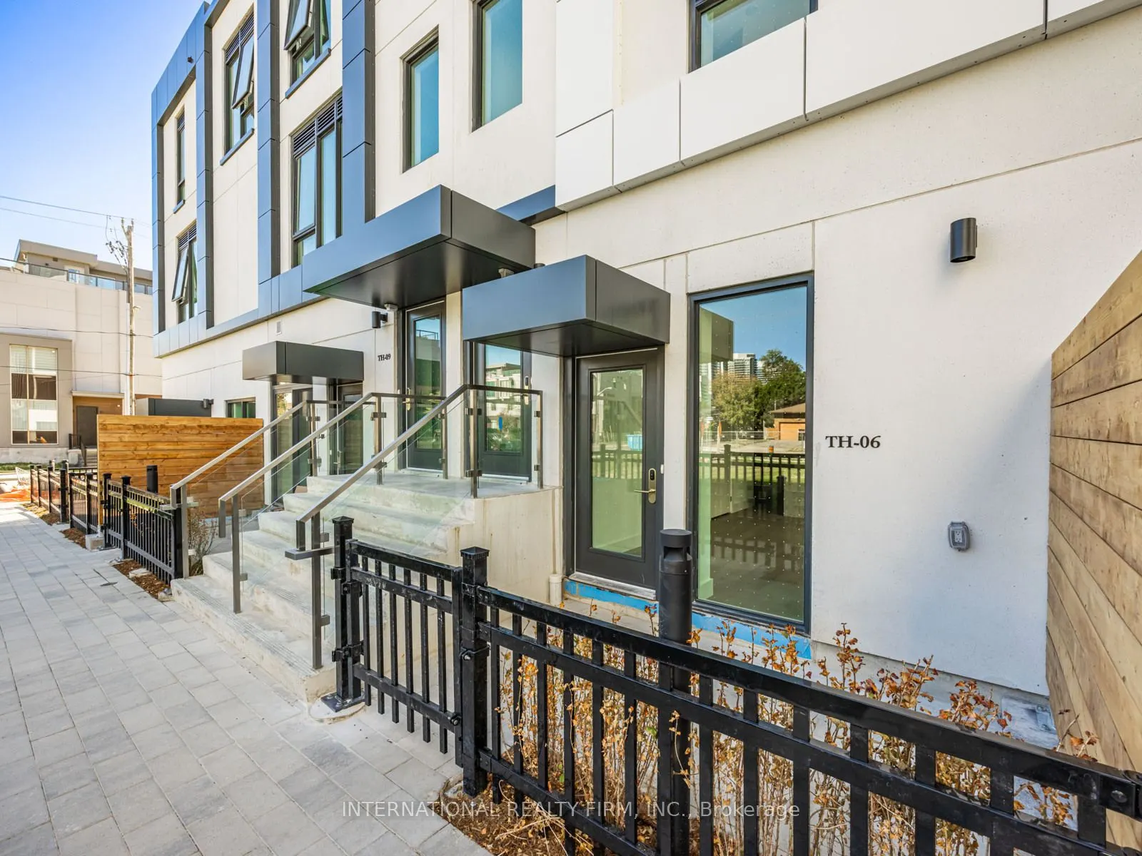 20 Dervock Crescent NW, #TH-06