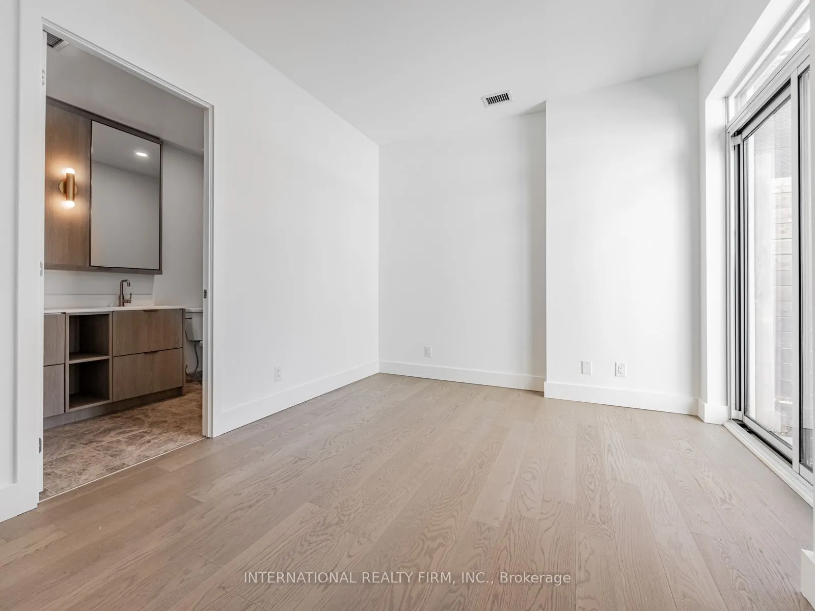 20 Dervock Crescent NW, #TH-06