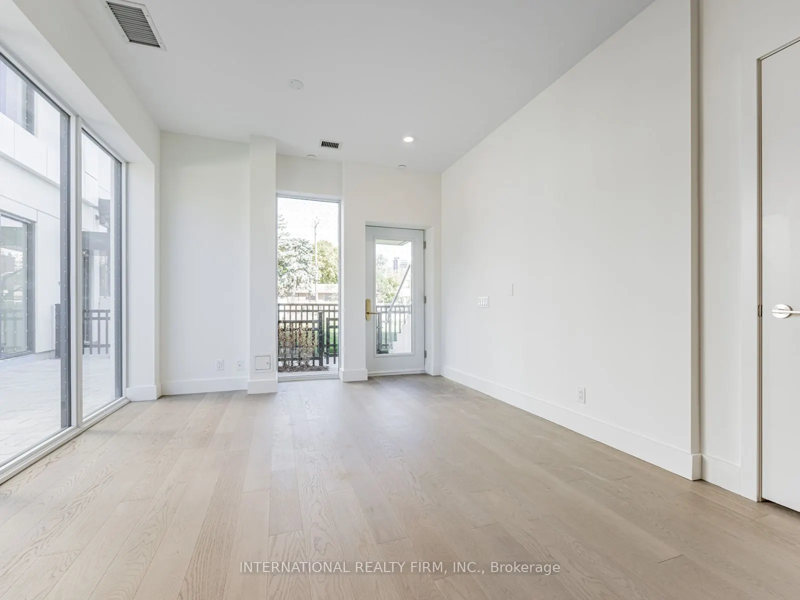 20 Dervock Crescent NW, #TH-06