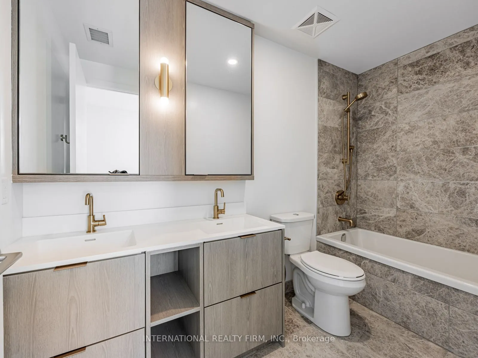 20 Dervock Crescent NW, #TH-06