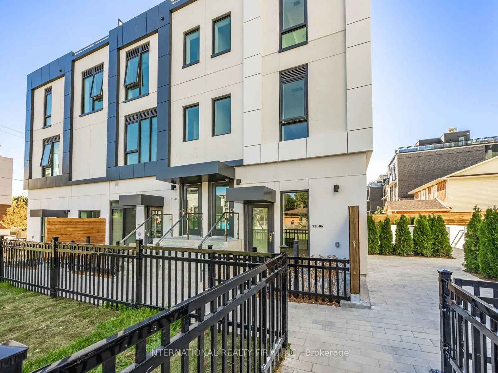 20 Dervock Crescent NW, #TH-06