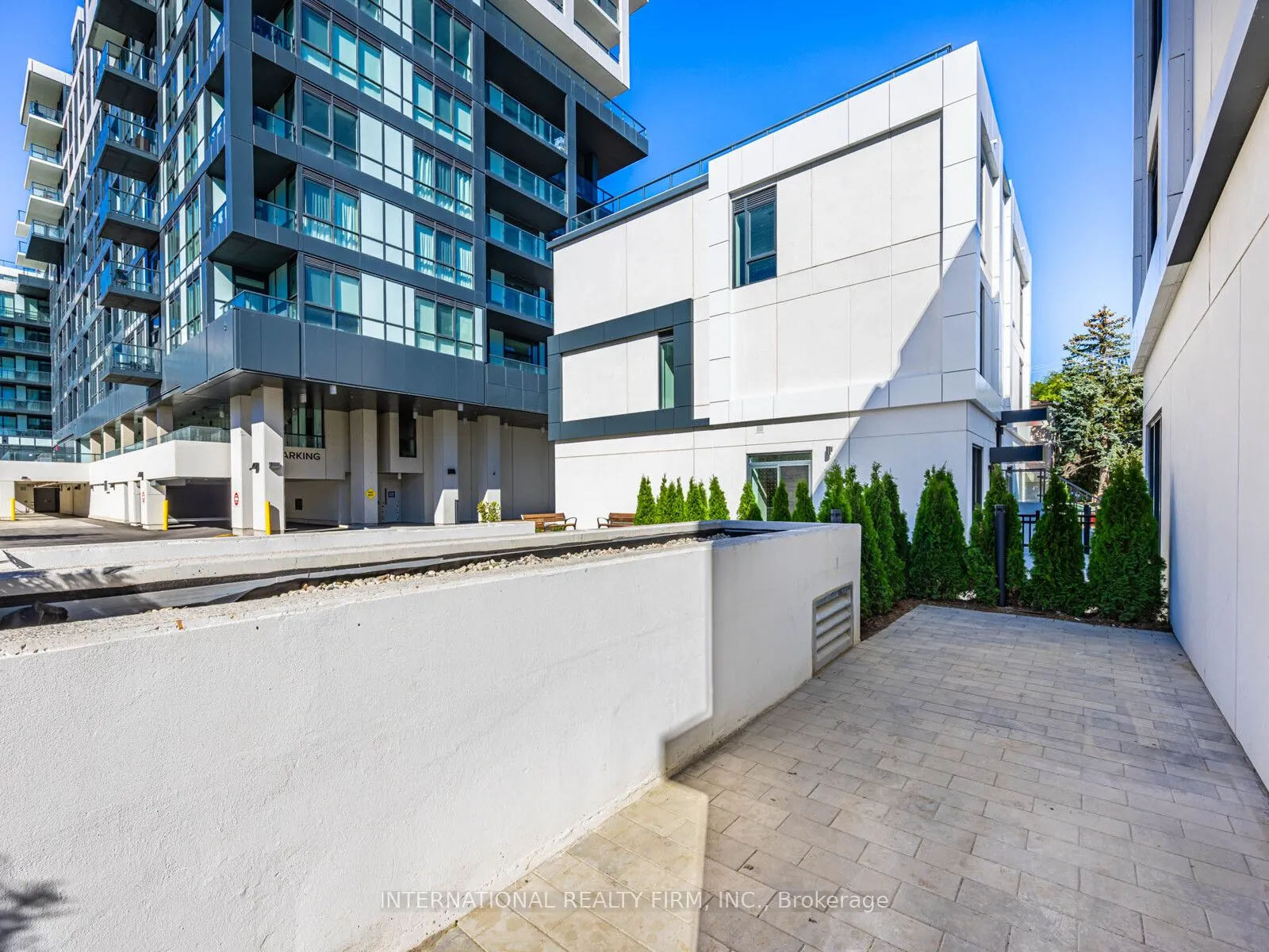 20 Dervock Crescent NW, #TH-06