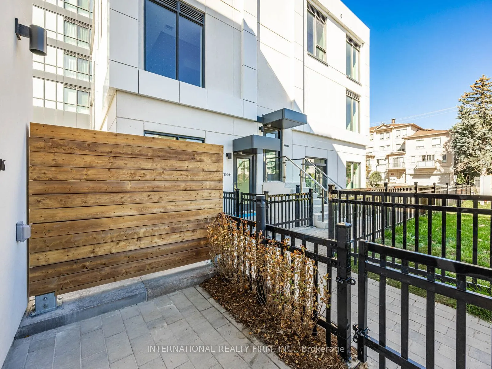 20 Dervock Crescent NW, #TH-06