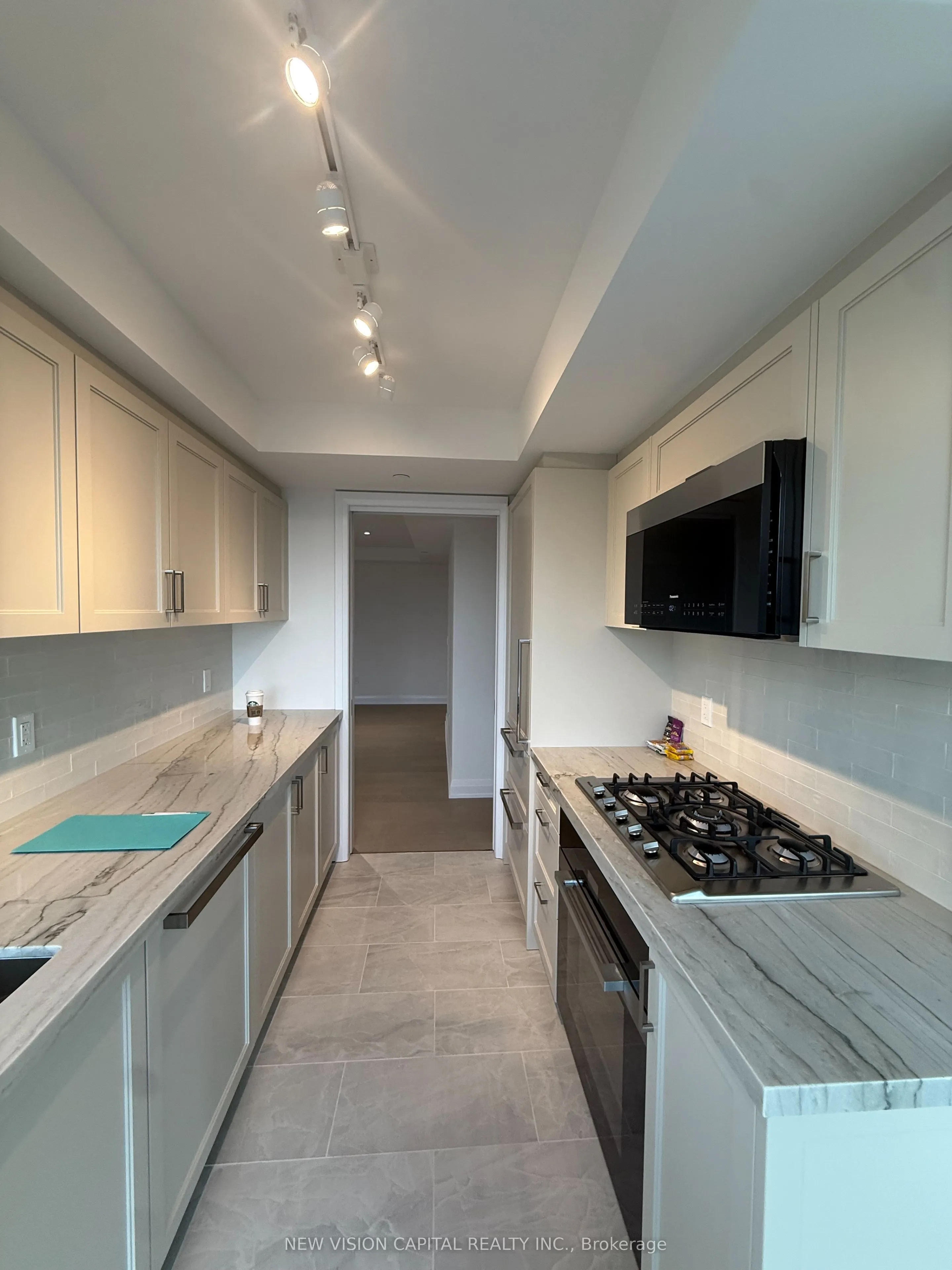 505 Glencairn Avenue, #323