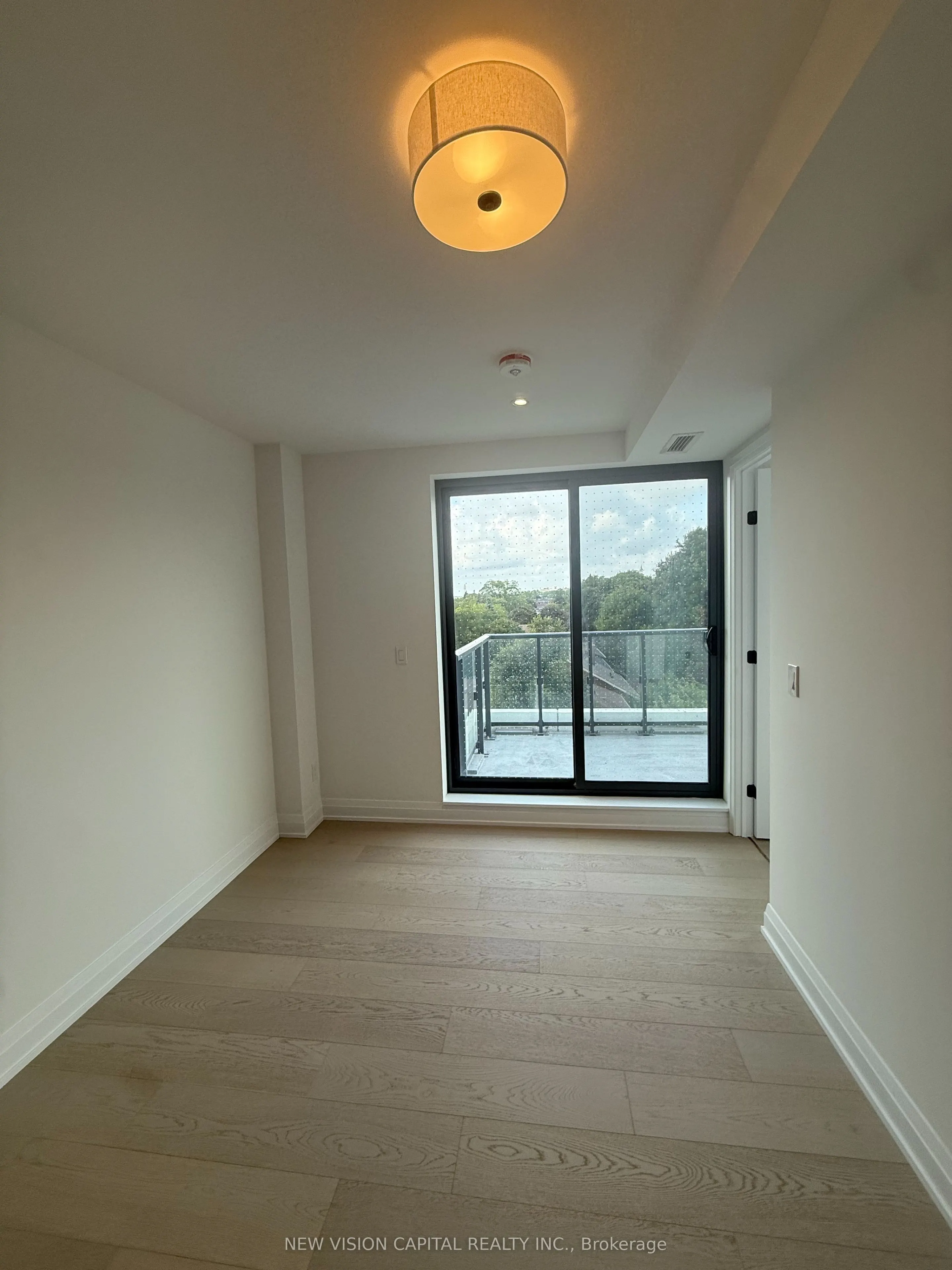 505 Glencairn Avenue, #323