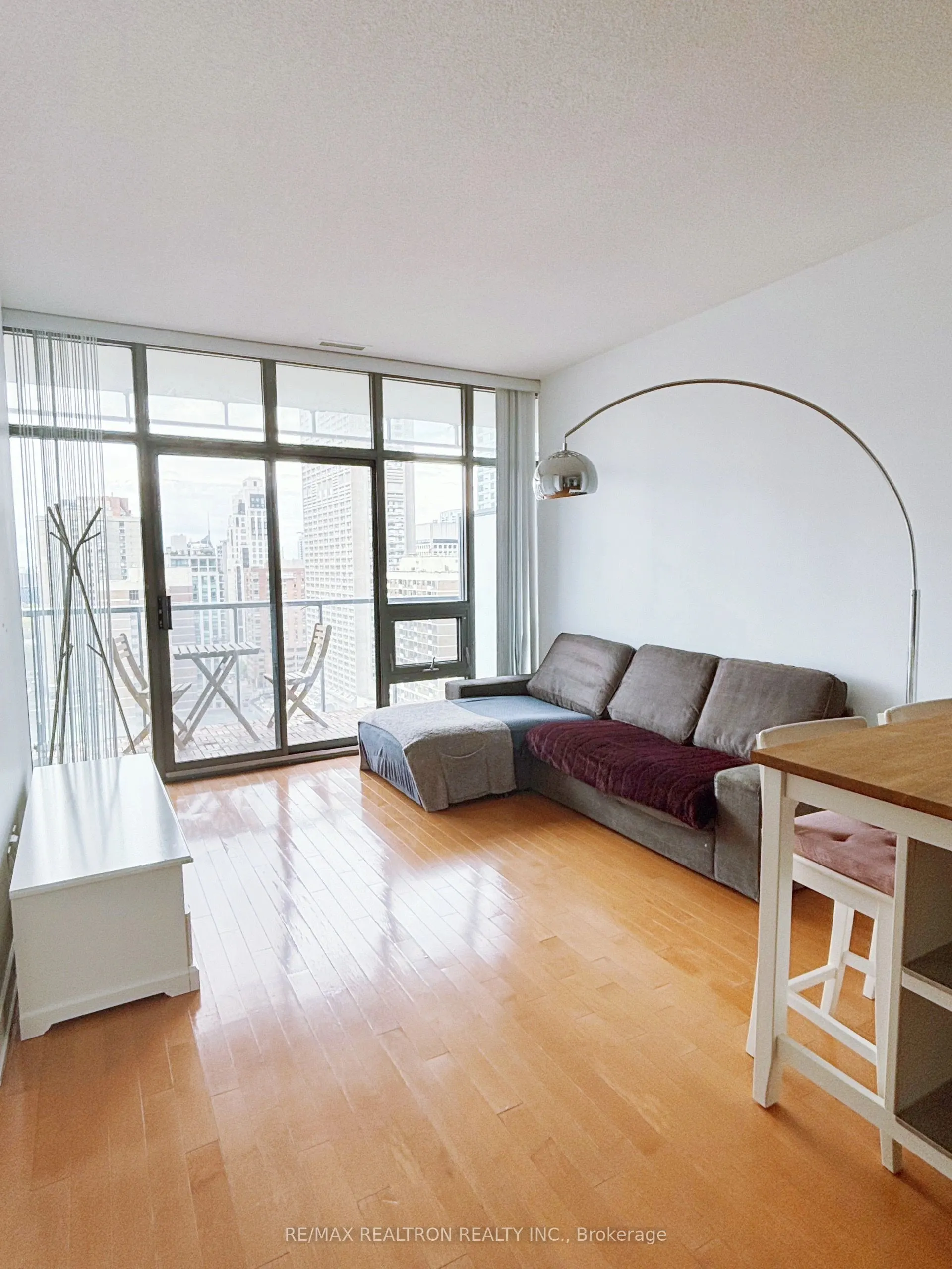 33 Charles Street E, #2006