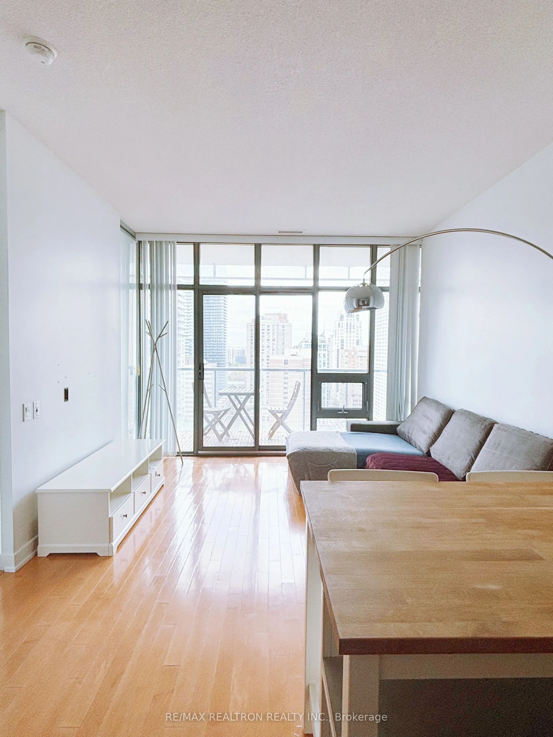 33 Charles Street E, #2006