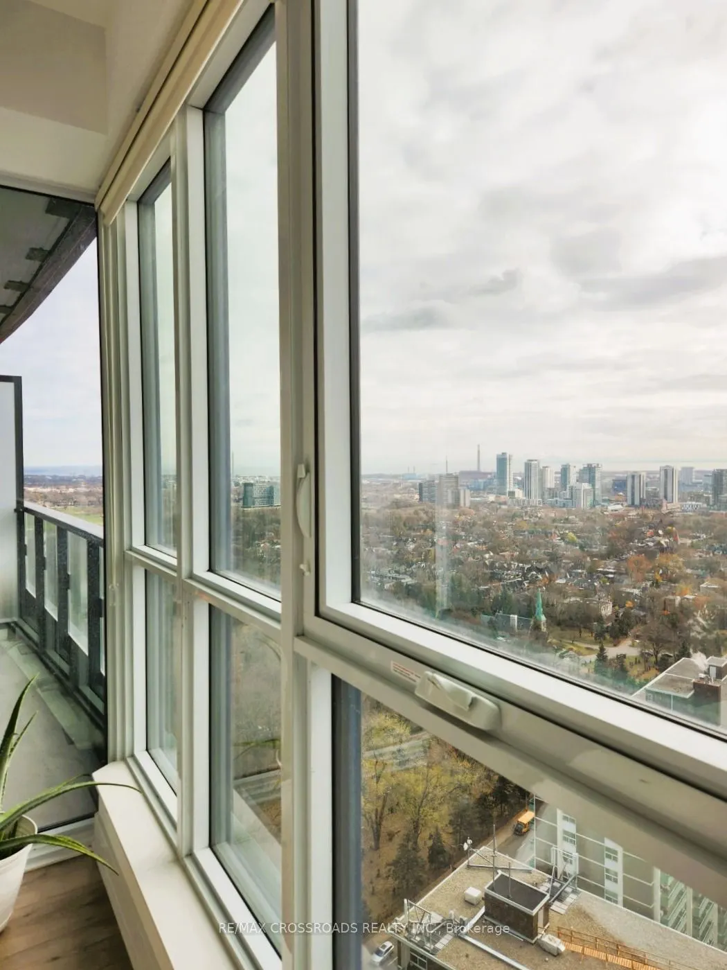 585 Bloor Street E, #2821