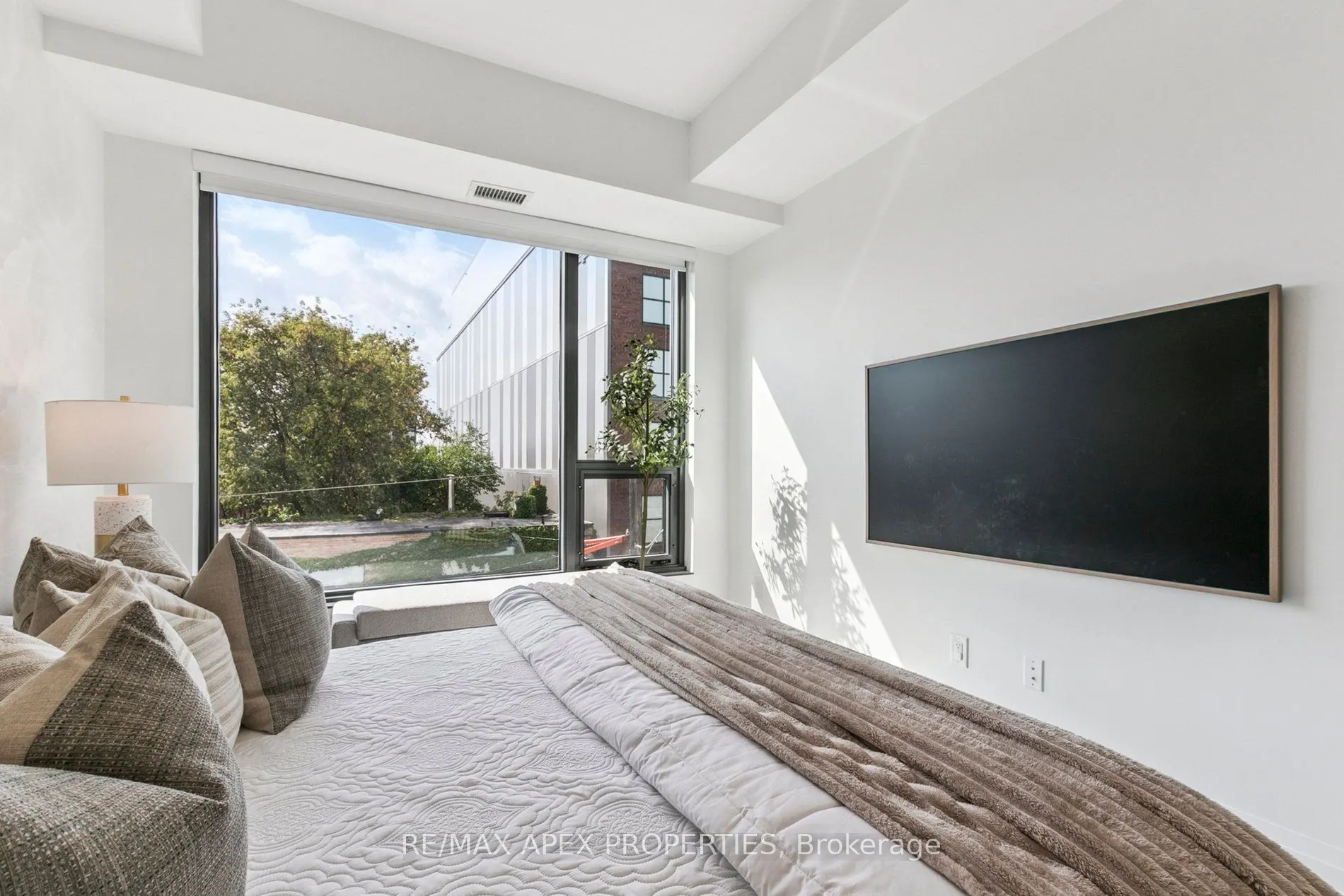 280 Howland Avenue, #317