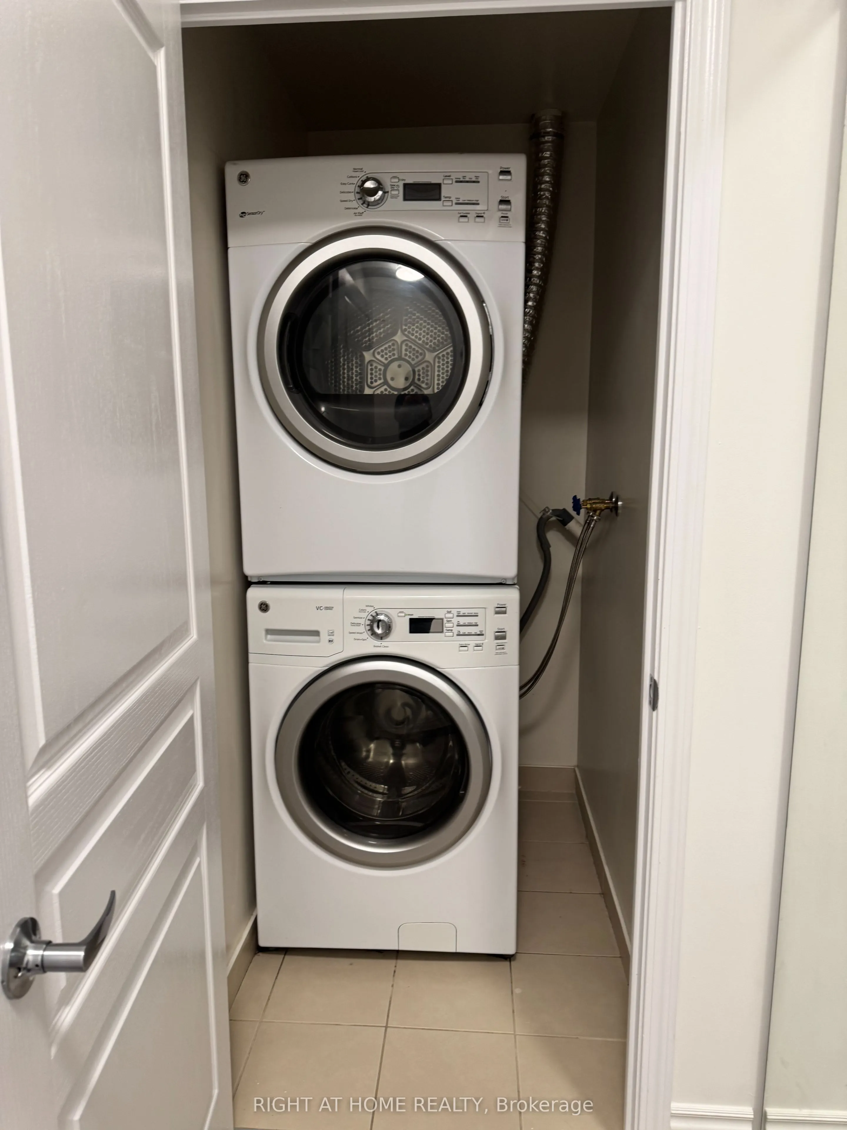 352 Front Street W, #1812