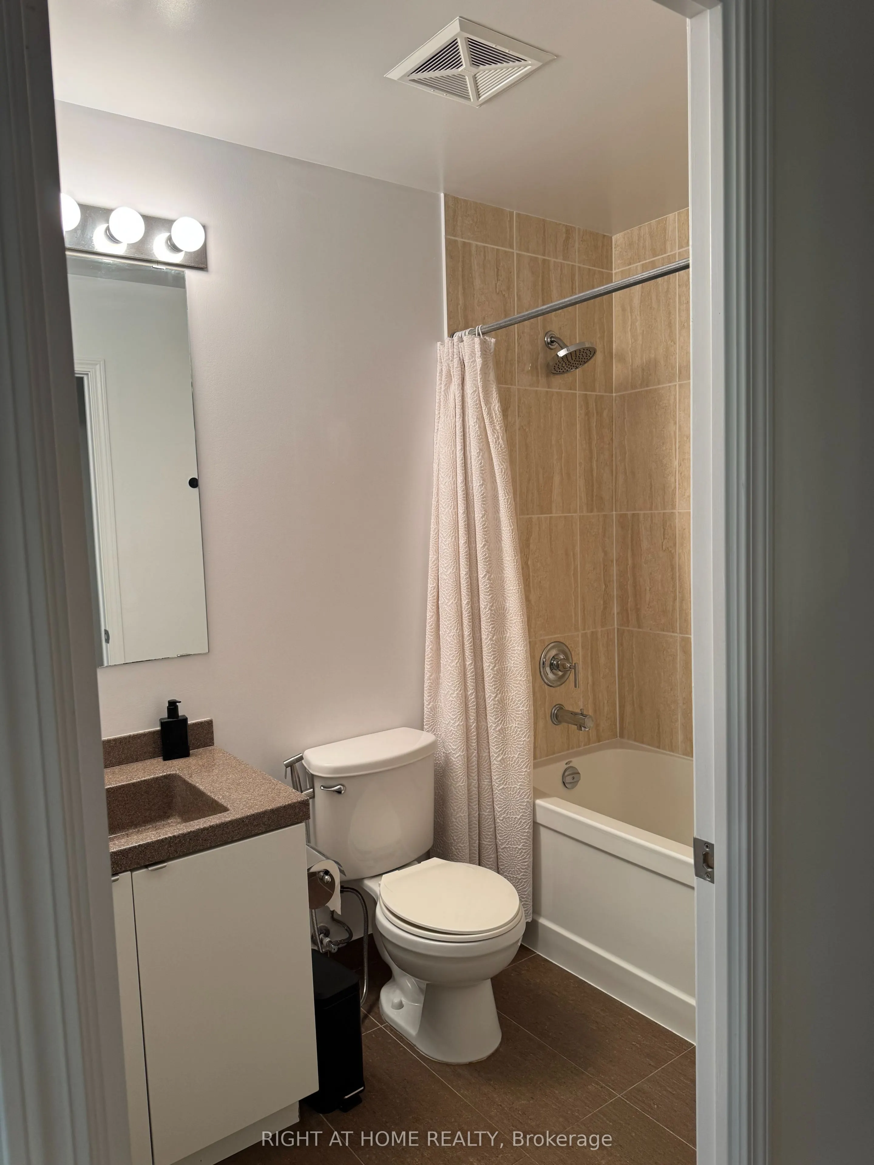 352 Front Street W, #1812