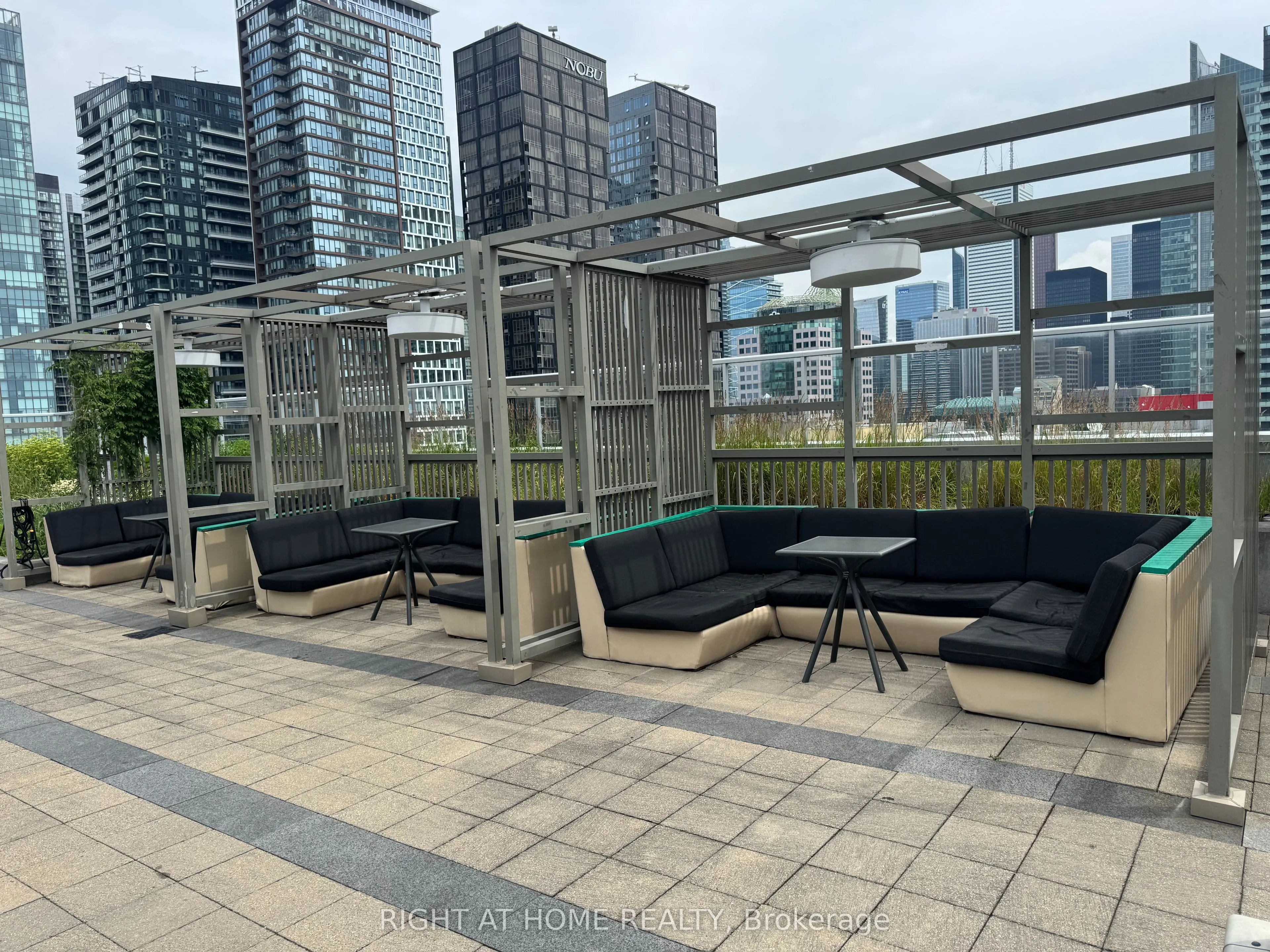 352 Front Street W, #1812