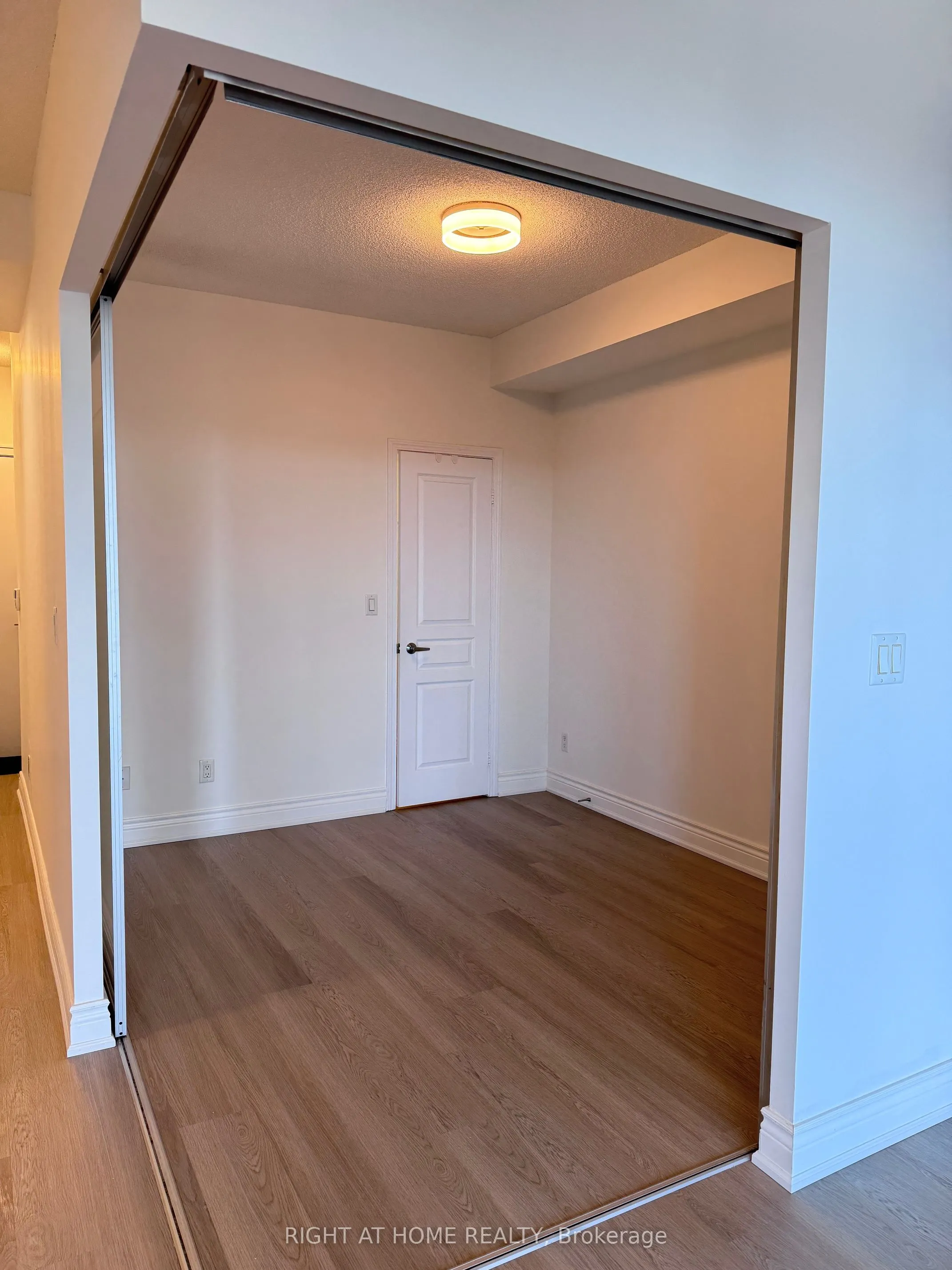 352 Front Street W, #1812