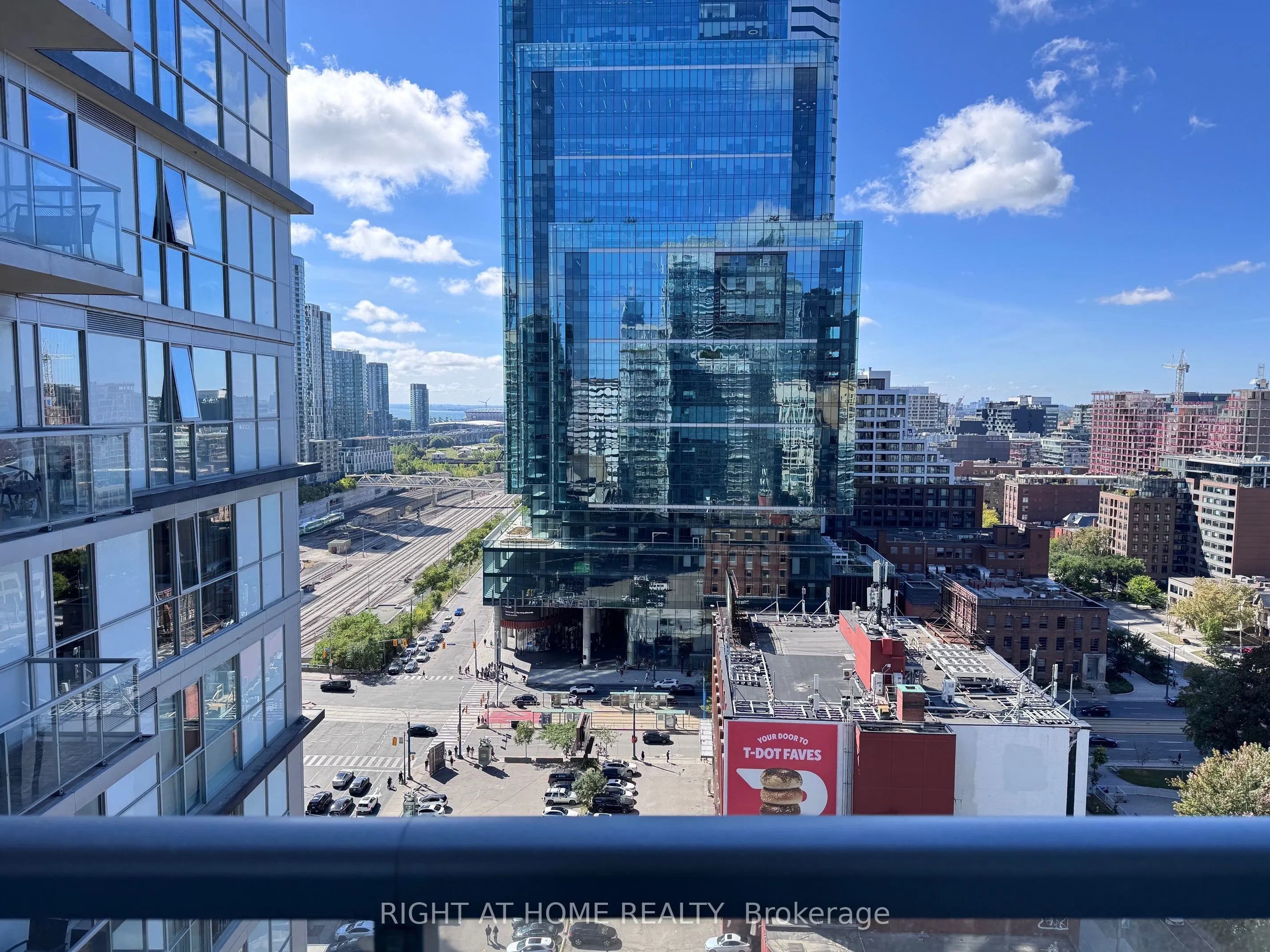 352 Front Street W, #1812