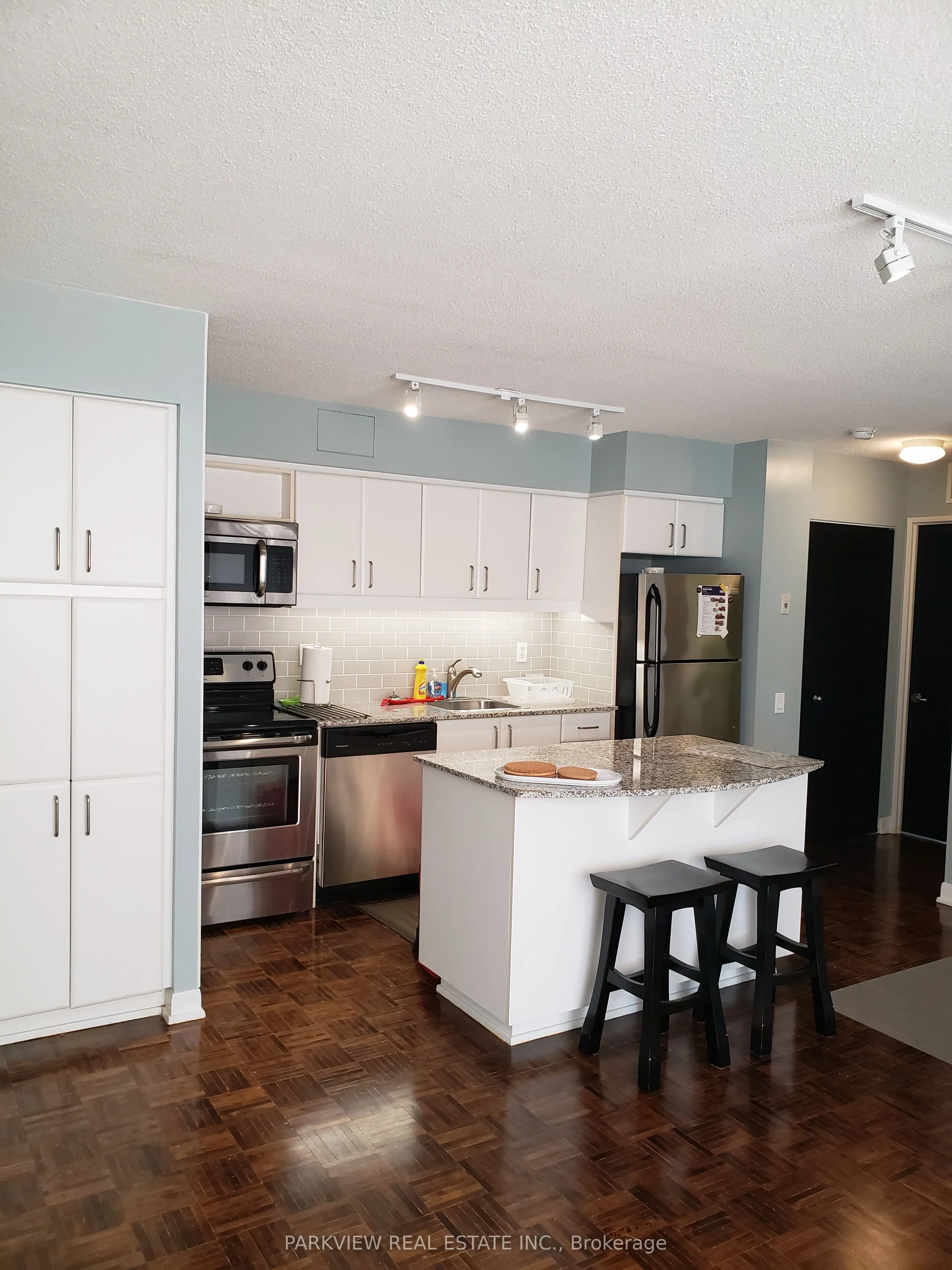 33 Sheppard Avenue E, #1006