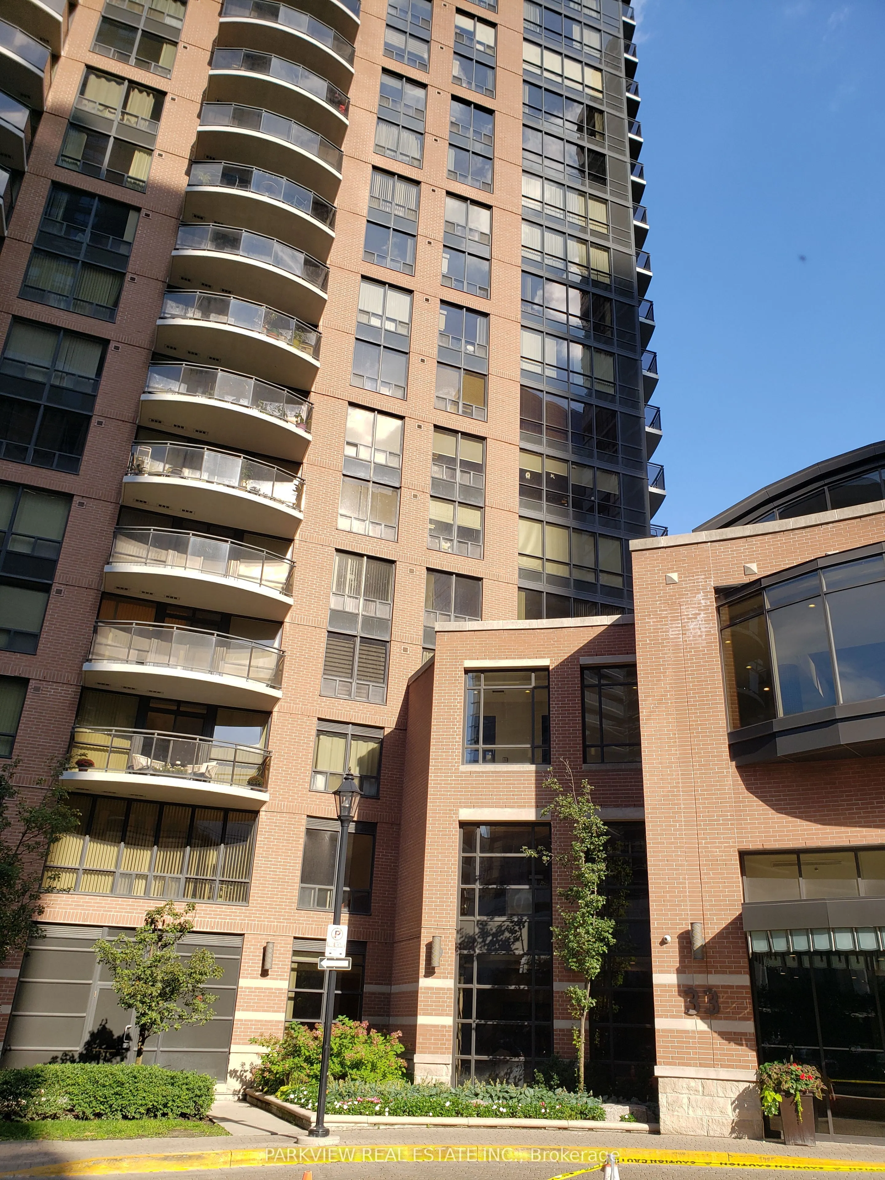 33 Sheppard Avenue E, #1006