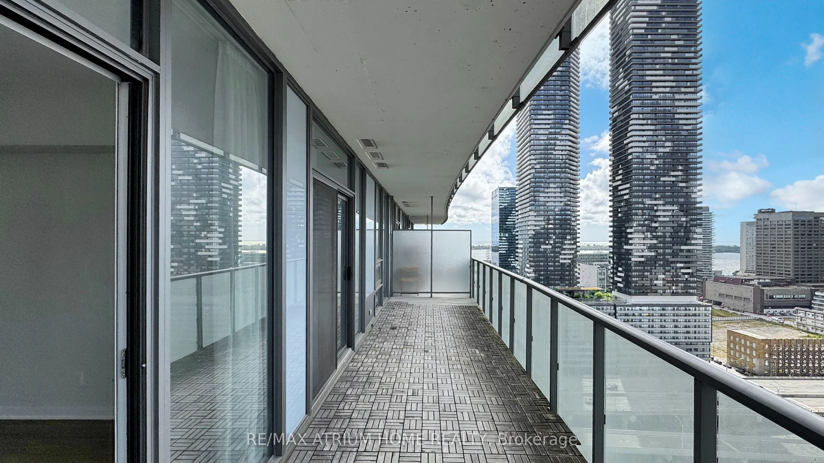 1 Market Street, #2213