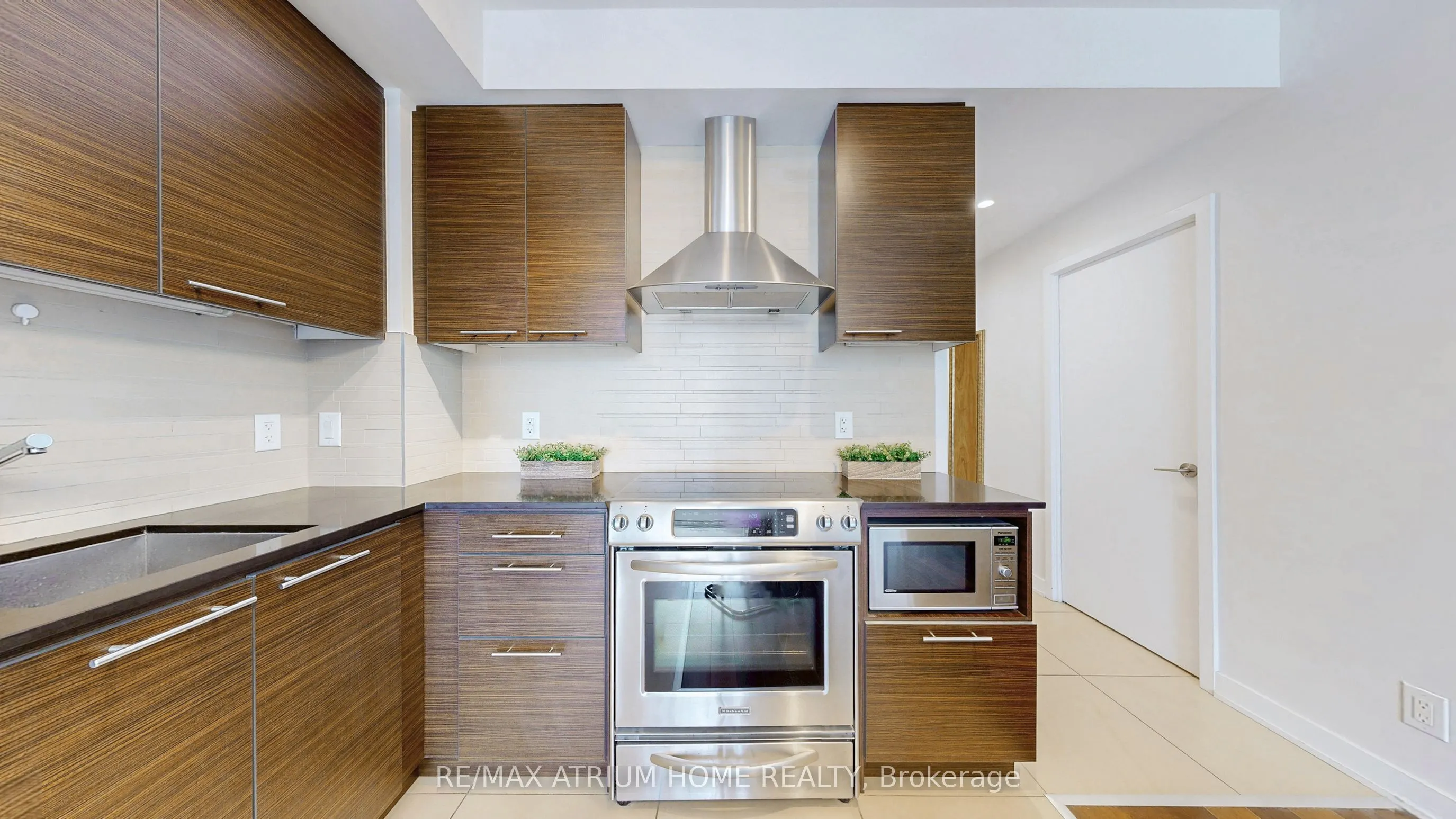 1 Market Street, #2213