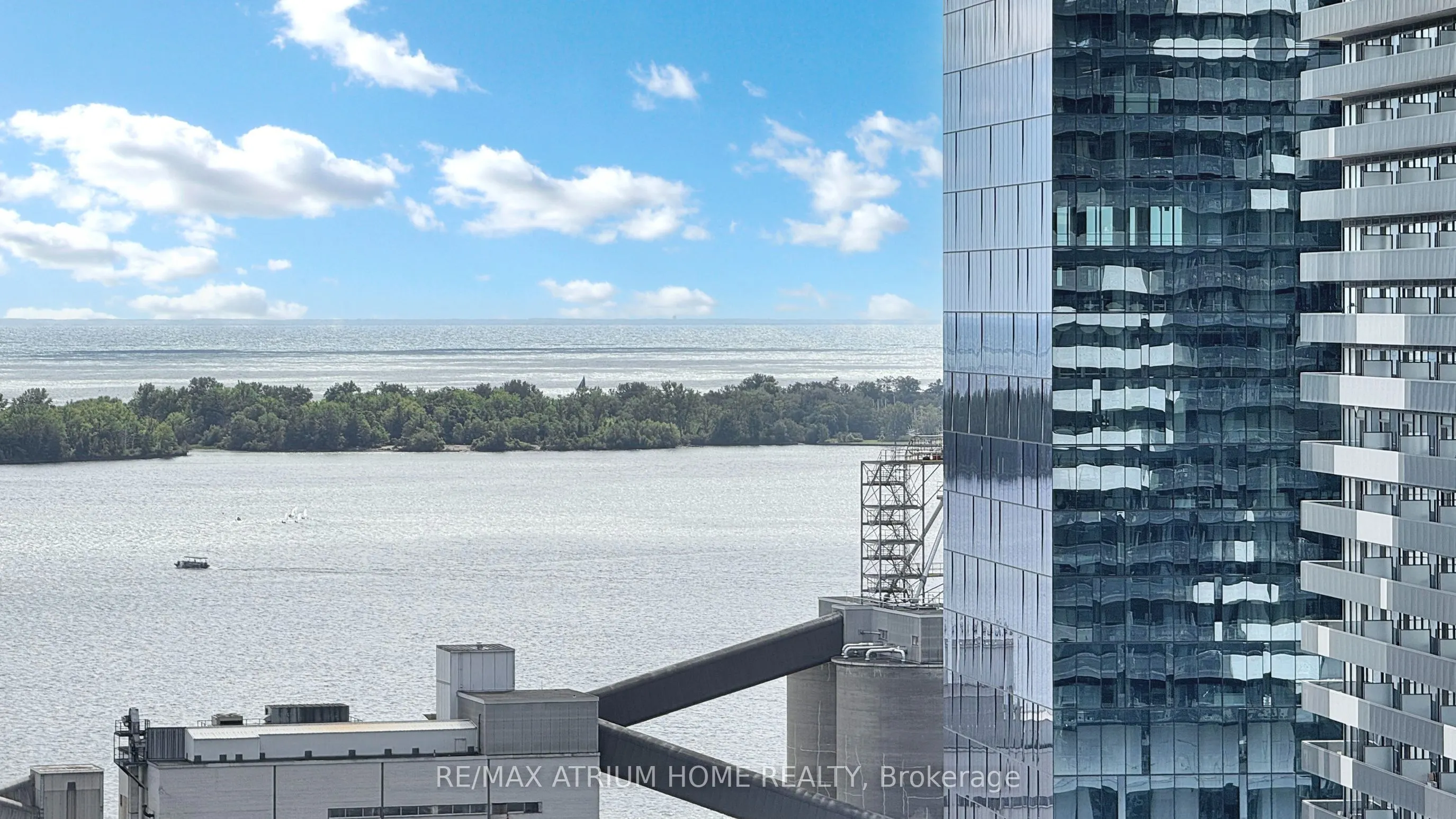 1 Market Street, #2213