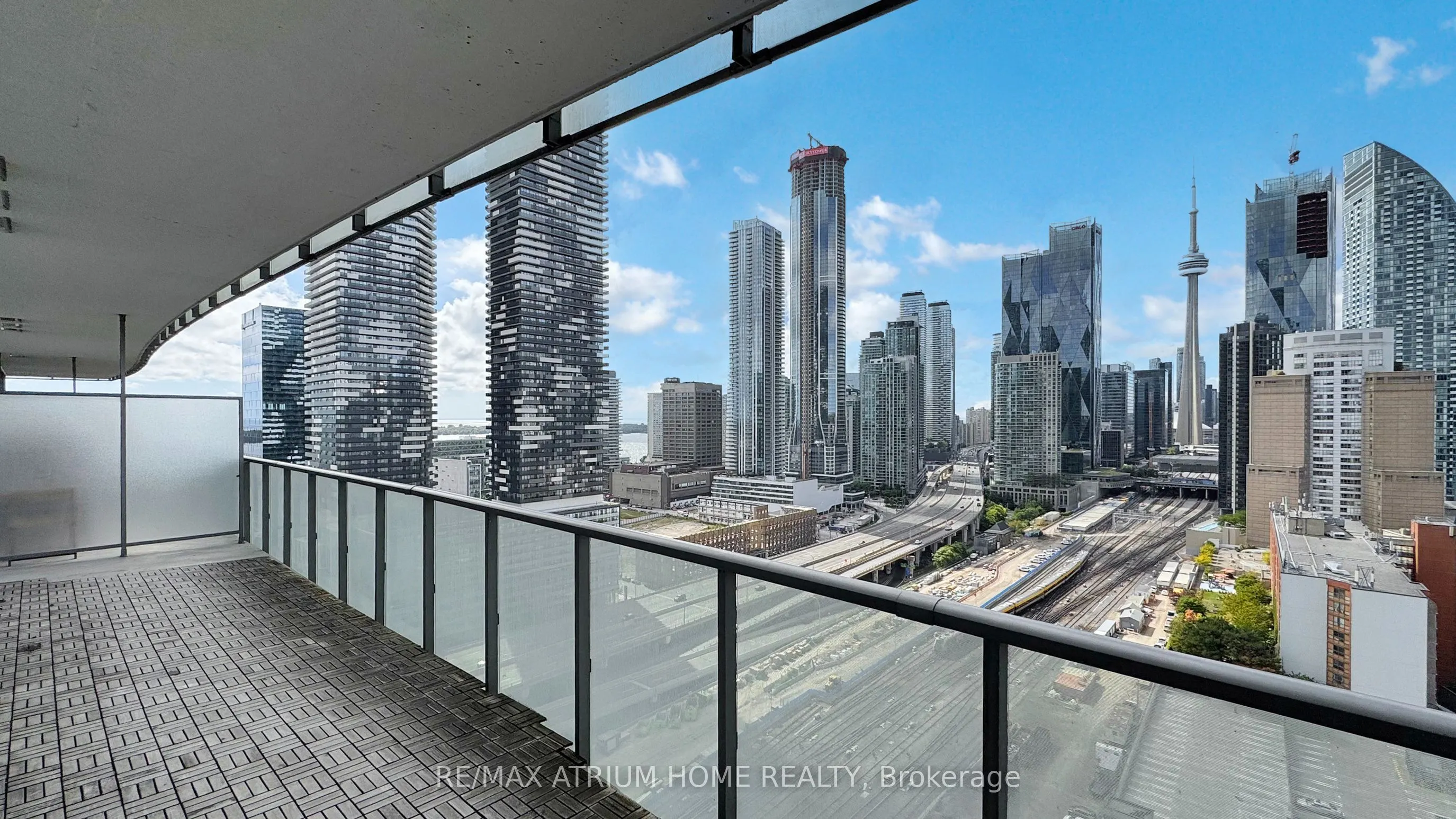 1 Market Street, #2213