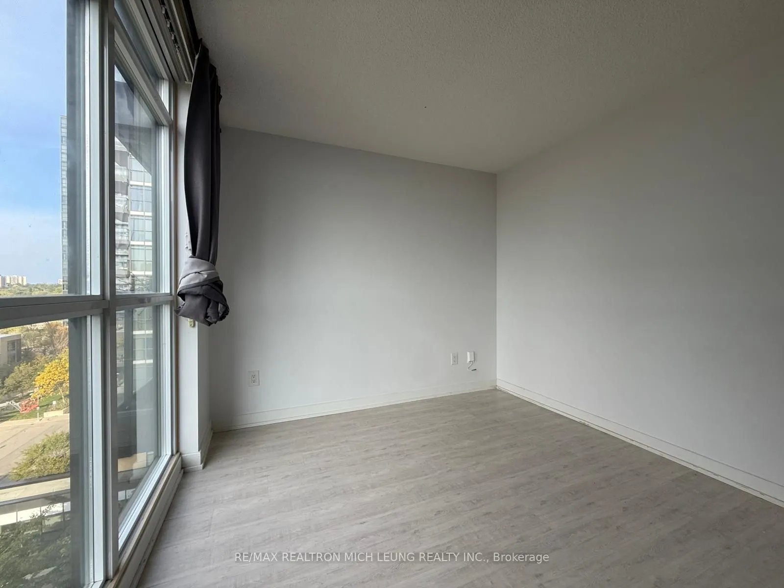 19 Singer Court, #809B