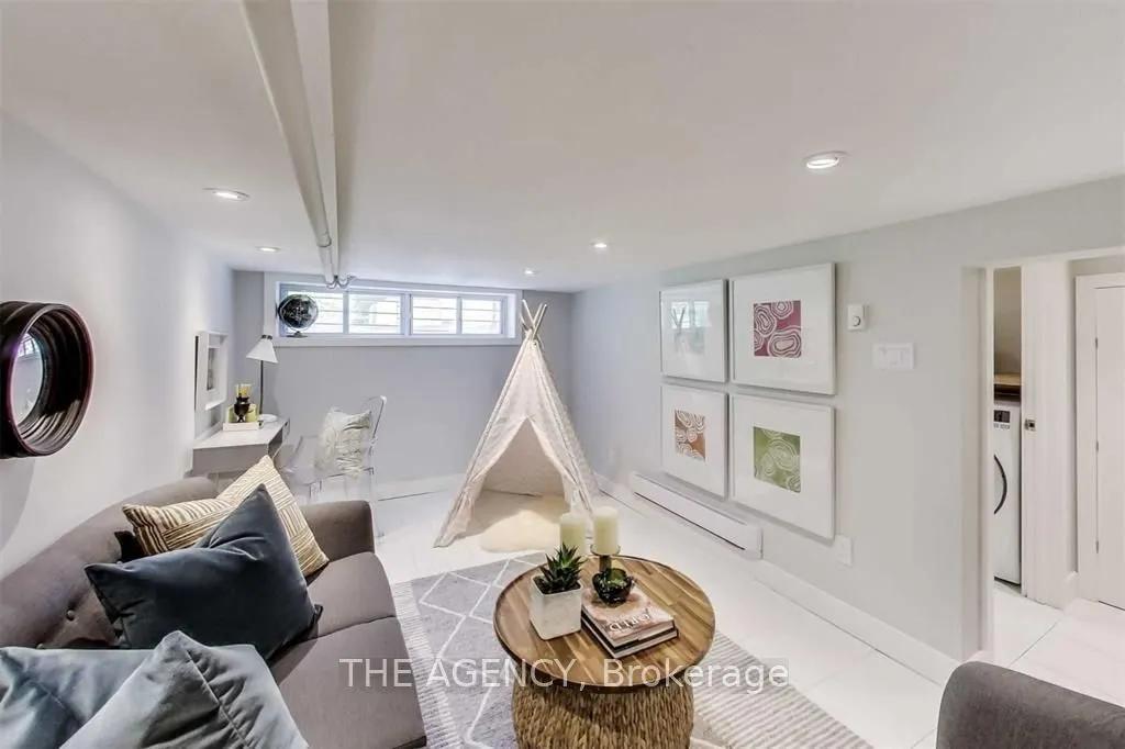 523 Soudan Avenue